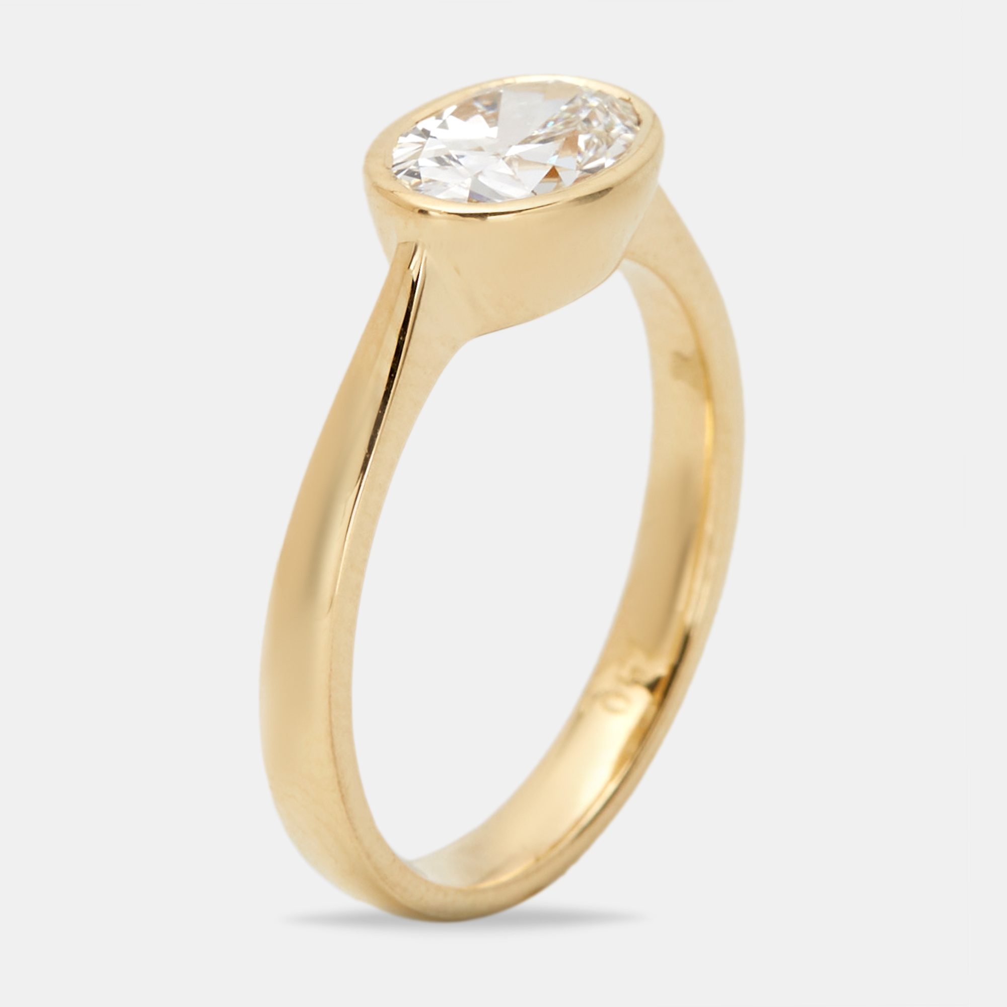 

1.10 cts Oval Brilliant 18k Yellow Gold Ring Size