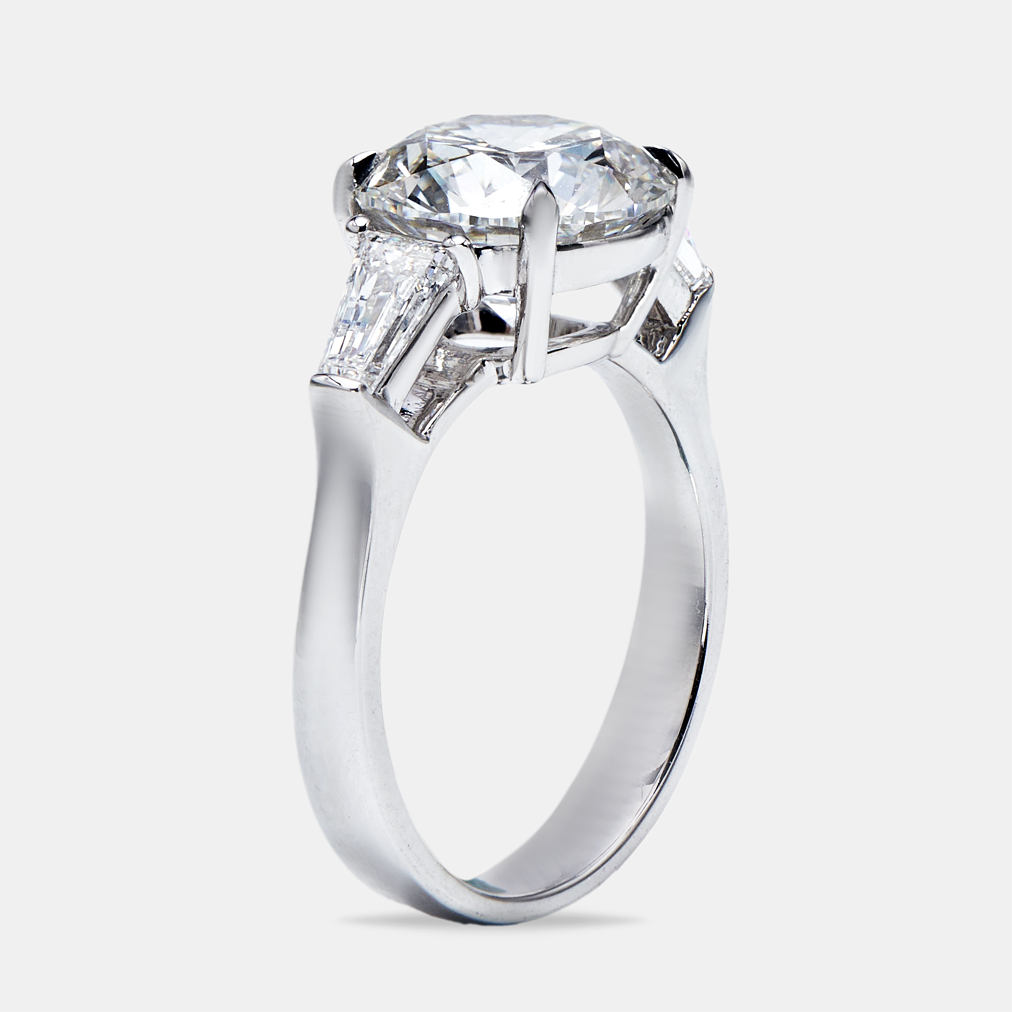 

3.70 cts Round Baguette 18k White Gold Lab Grown Diamond Ring Size