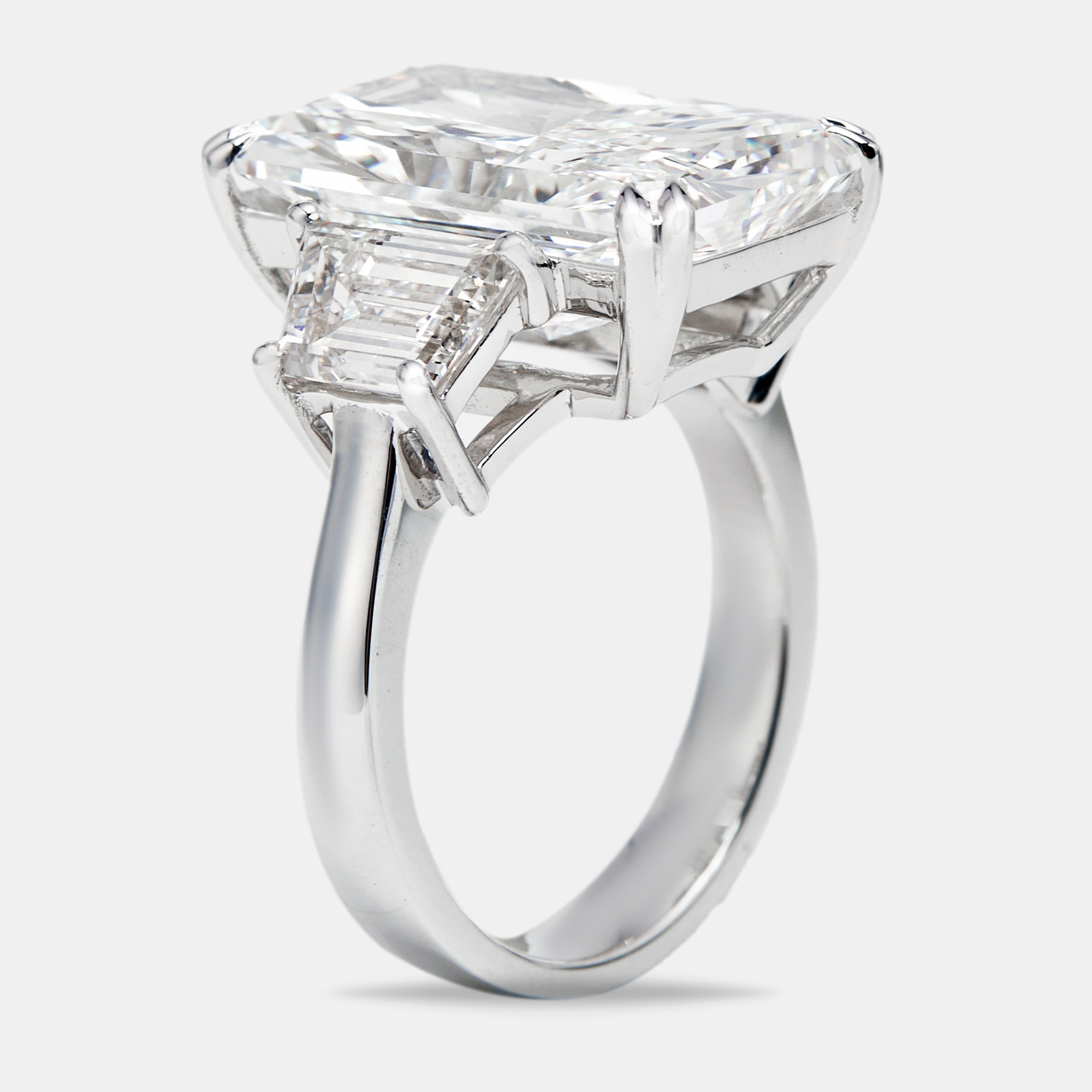 

17.00 cts Radiant Cut and Trapezoid Lab Grown Diamond 18k White Gold Ring Size