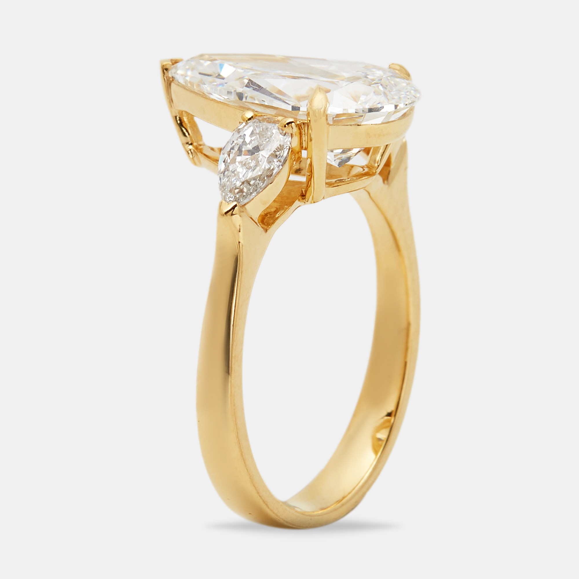 

3.80 cts Pear Brilliant Lab Grown Diamond 18k Yellow Gold Ring Size