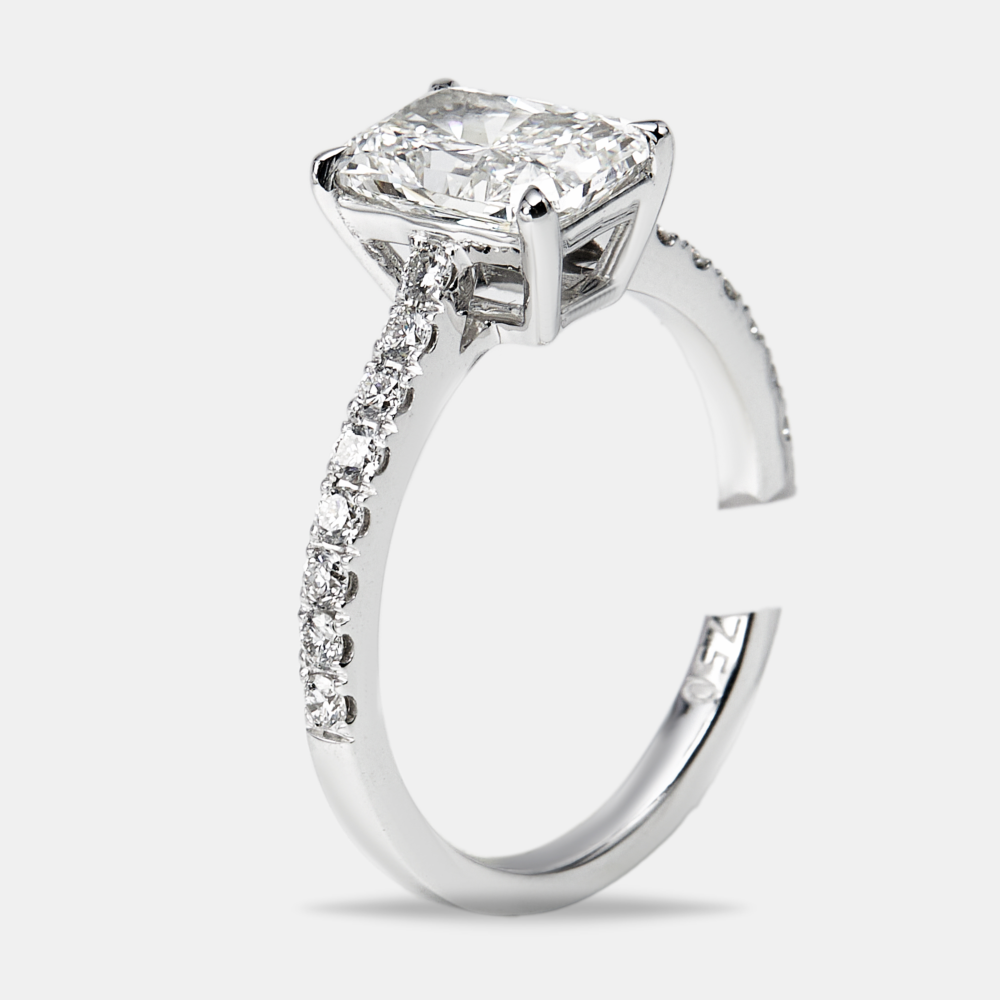 Pre-owned The Diamond Edit 1.9 Cts Radiant And Round Lab Grown Diamond 18k White Gold Ring Size 52
