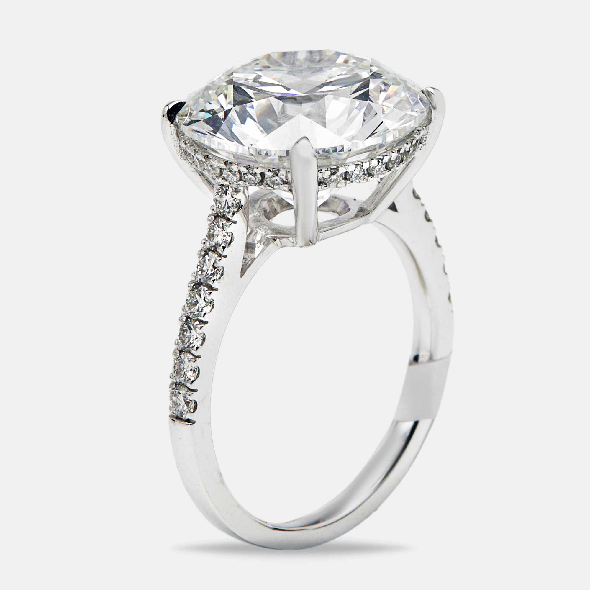

8.47 cts Round Brilliant Lab Grown Diamond 18k White Gold Ring Size