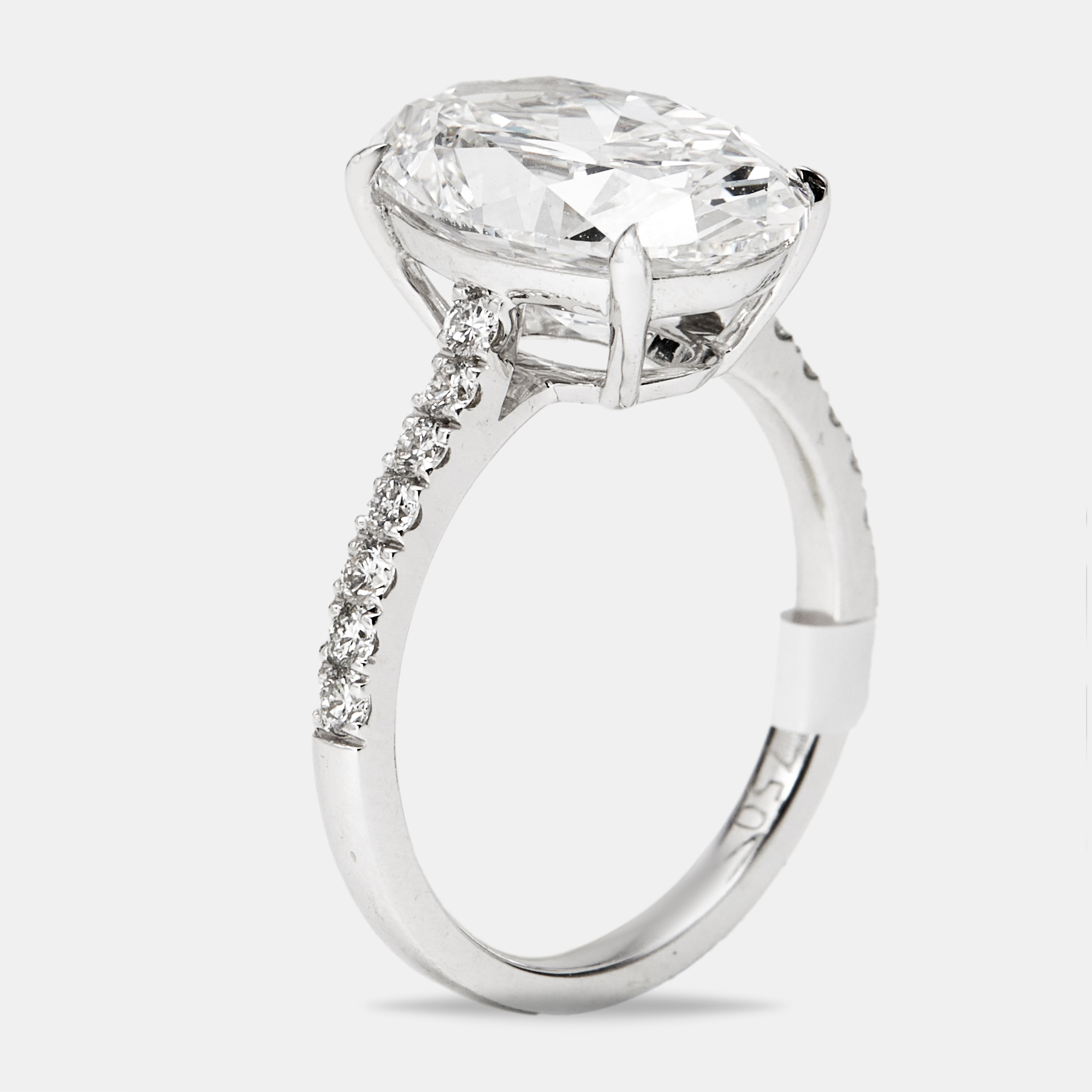 

5.3 cts Oval and Round Lab Grown Diamond 18k White Gold Ring Size
