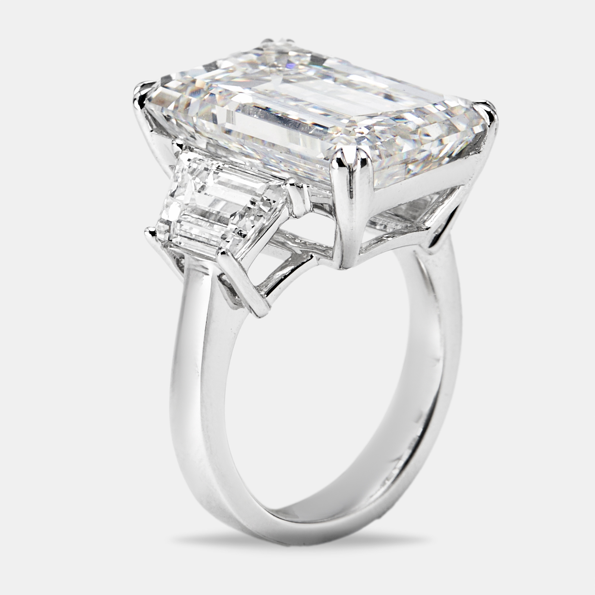 Pre-owned The Diamond Edit 14.00 Cts Emerald Cut And Trapezoid Lab Grown Diamond 18k White Gold Ring Size 54