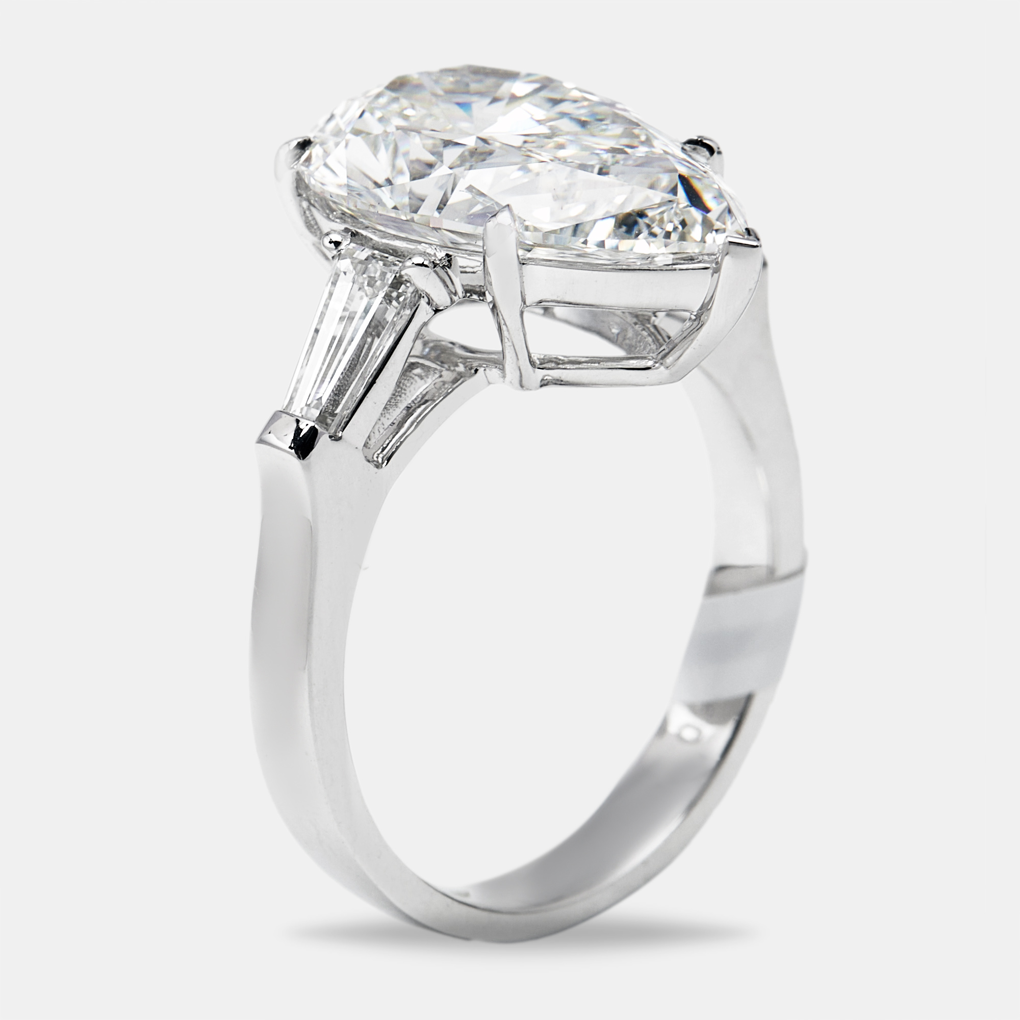Pre-owned The Diamond Edit 5.50 Cts Pear Brilliant And Trapezoid Lab Grown Diamonds 18k White Gold Ring Size 51
