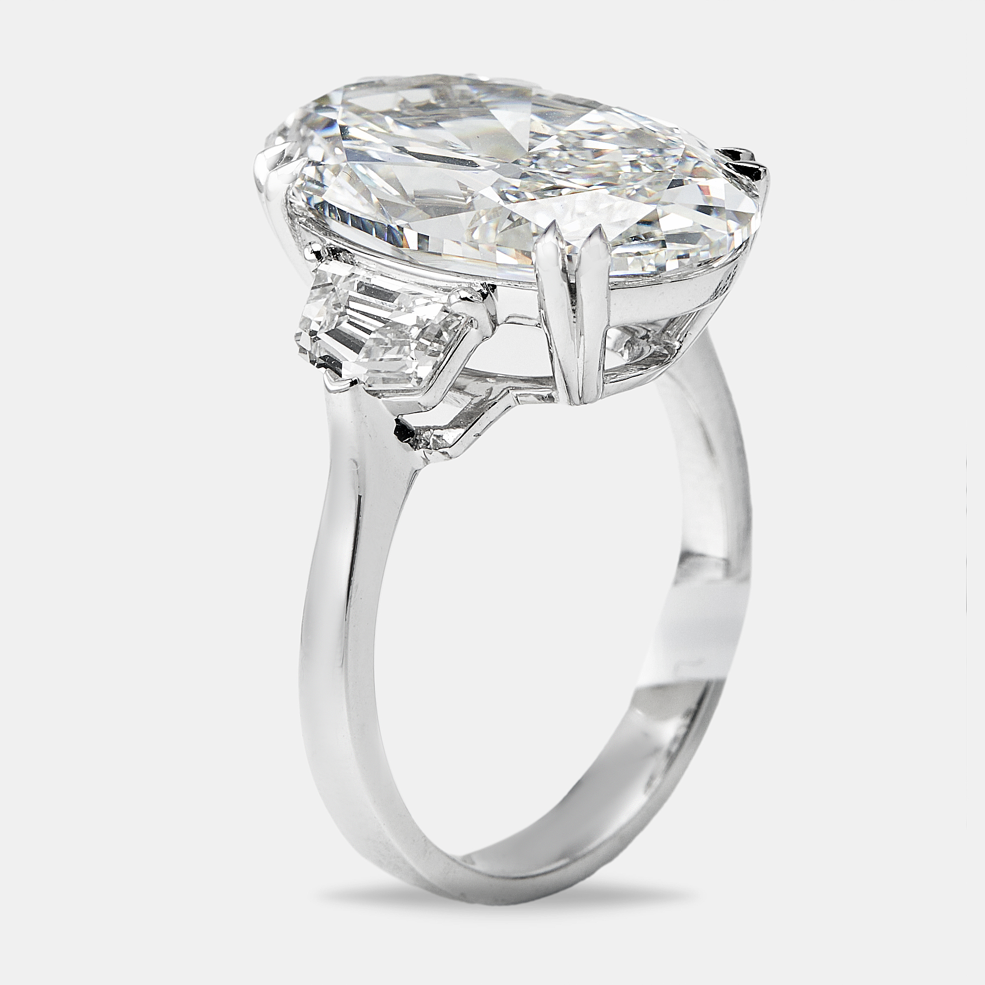 

8.99 cts Oval Brilliant Trapezoid Lab Grown Diamonds 18k White Gold Ring Size