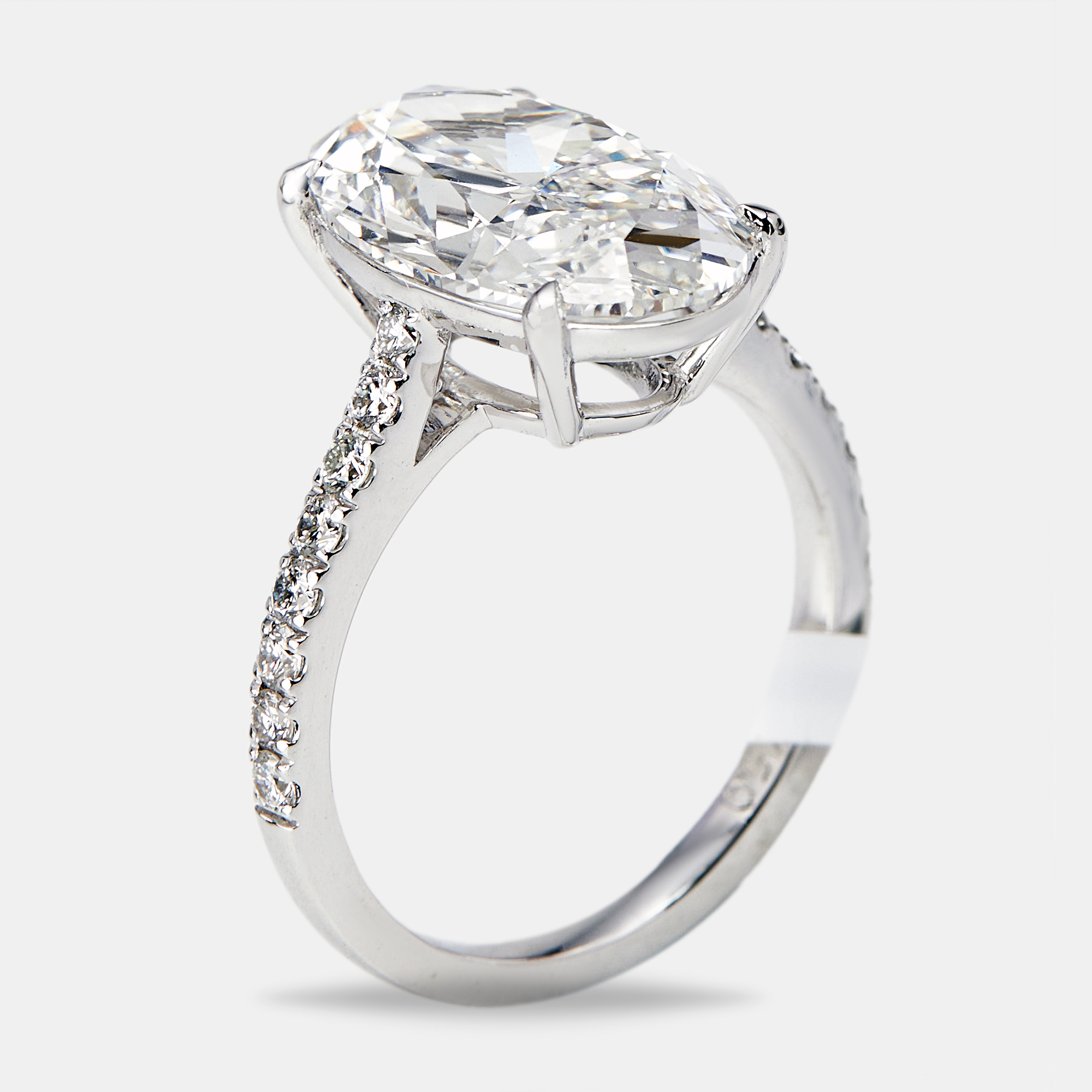 Pre-owned The Diamond Edit 5.30 Cts Oval Brilliant And Round Lab Grown Diamonds 18k White Gold Ring Size 54