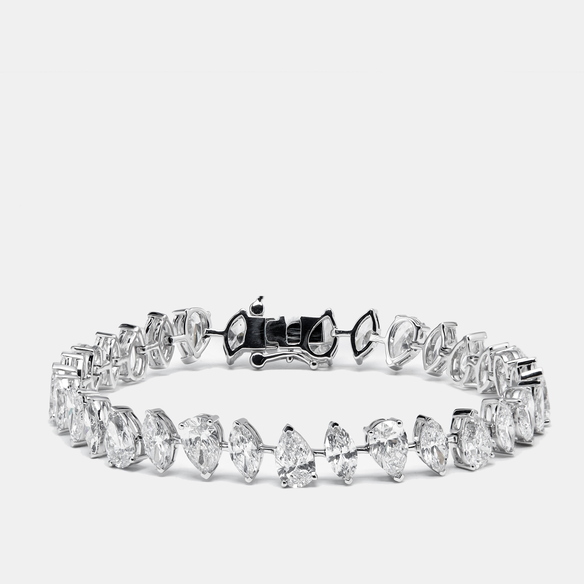 Pre-owned The Diamond Edit 13.5 Cts Pear And Marquise Lab Grown Diamond 18k White Gold Bracelet