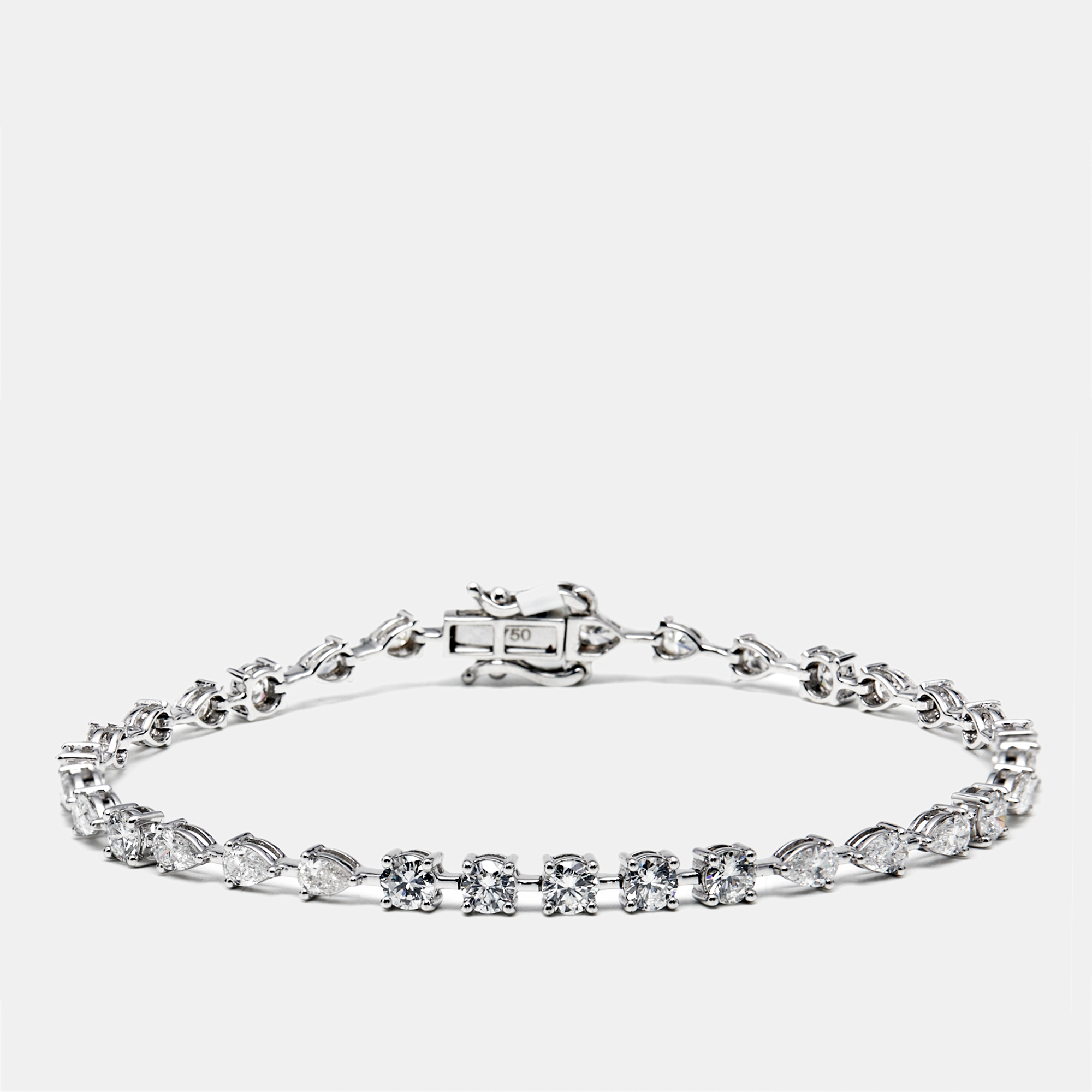 

3.9 cts Pear Round Lab Grown Diamonds 18k White Gold Bracelet