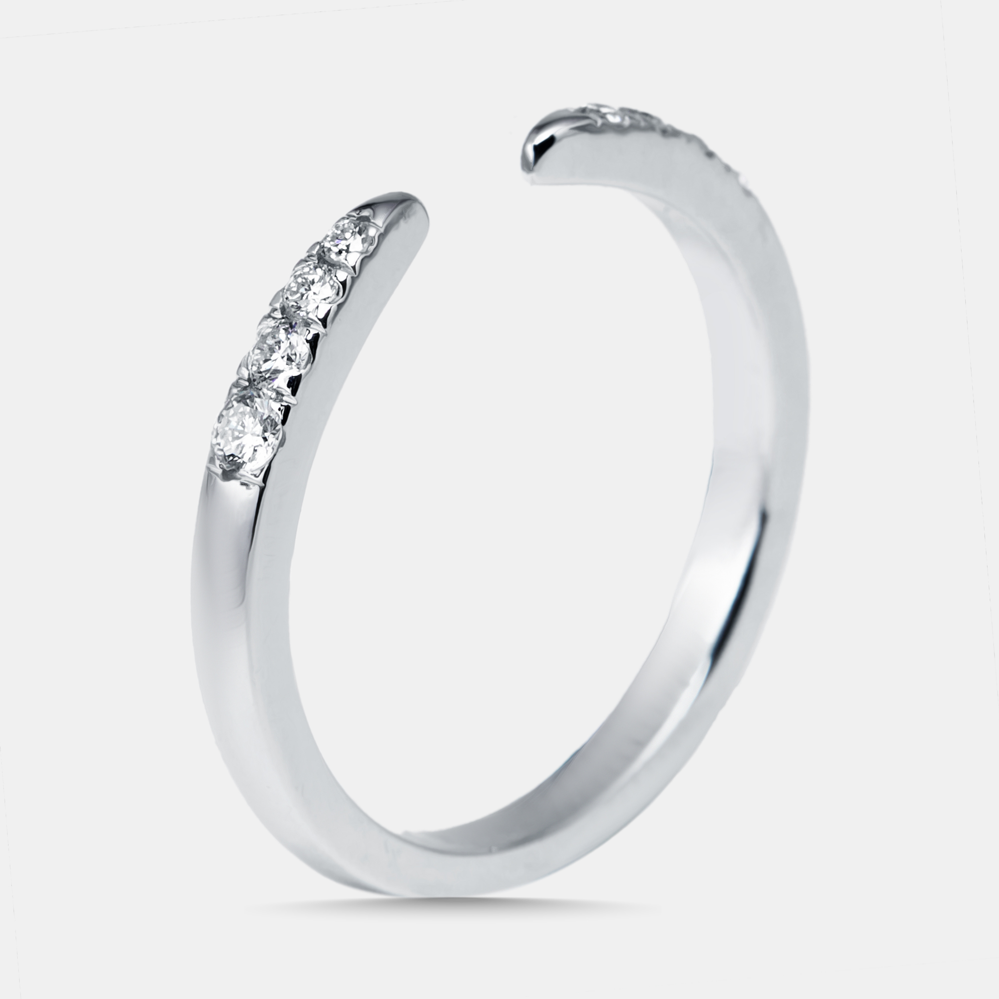 Click to view more detailed imagery on our partner's website Pre-owned The Diamond Edit 0.17 Cts Round Lab Grown Diamonds 18k White Gold Ring Size 52