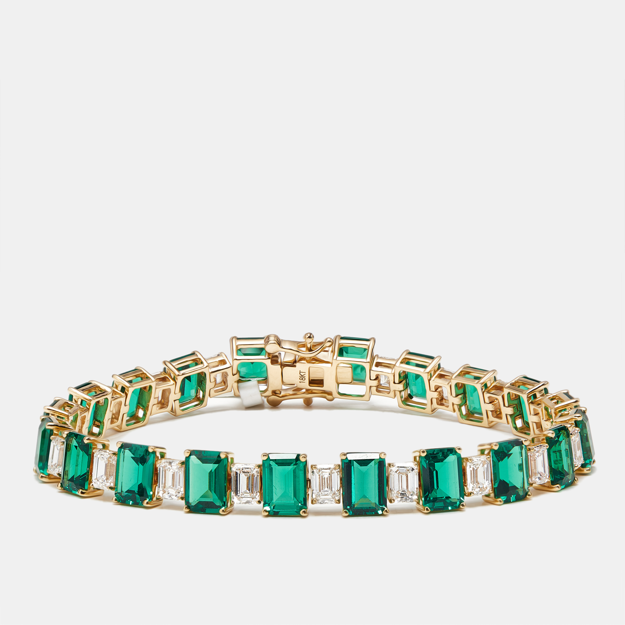 Pre-owned The Diamond Edit 16.5 Cts Lab Grown Emerald Emerald Cut Diamonds 18k Yellow Gold Bracelet