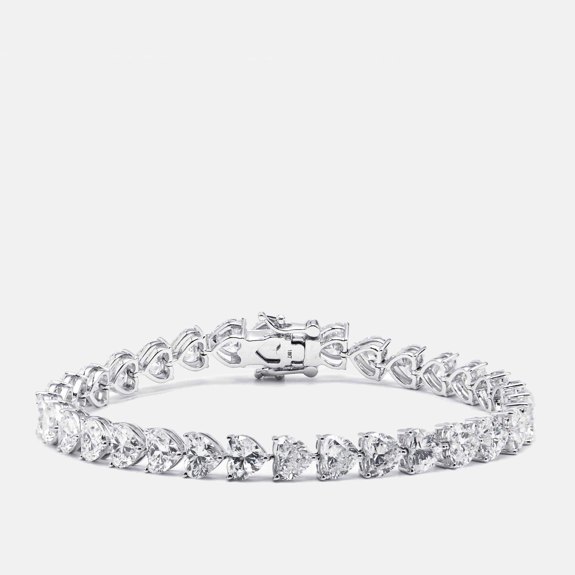 

16 cts Heart Lab Grown Diamonds 18k White Gold Bracelet