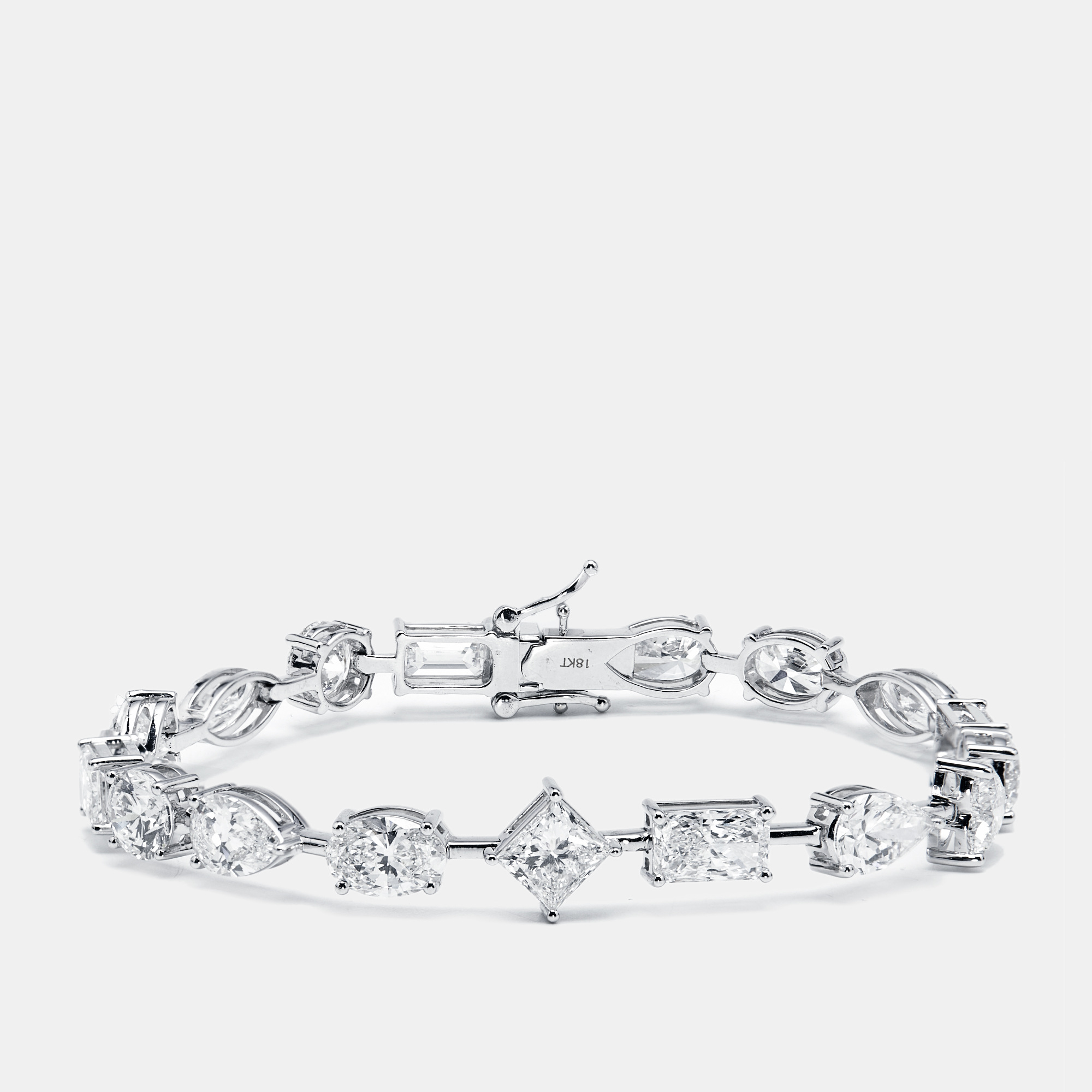 

17 cts Lab Grown Diamonds 18k White Gold Bracelet