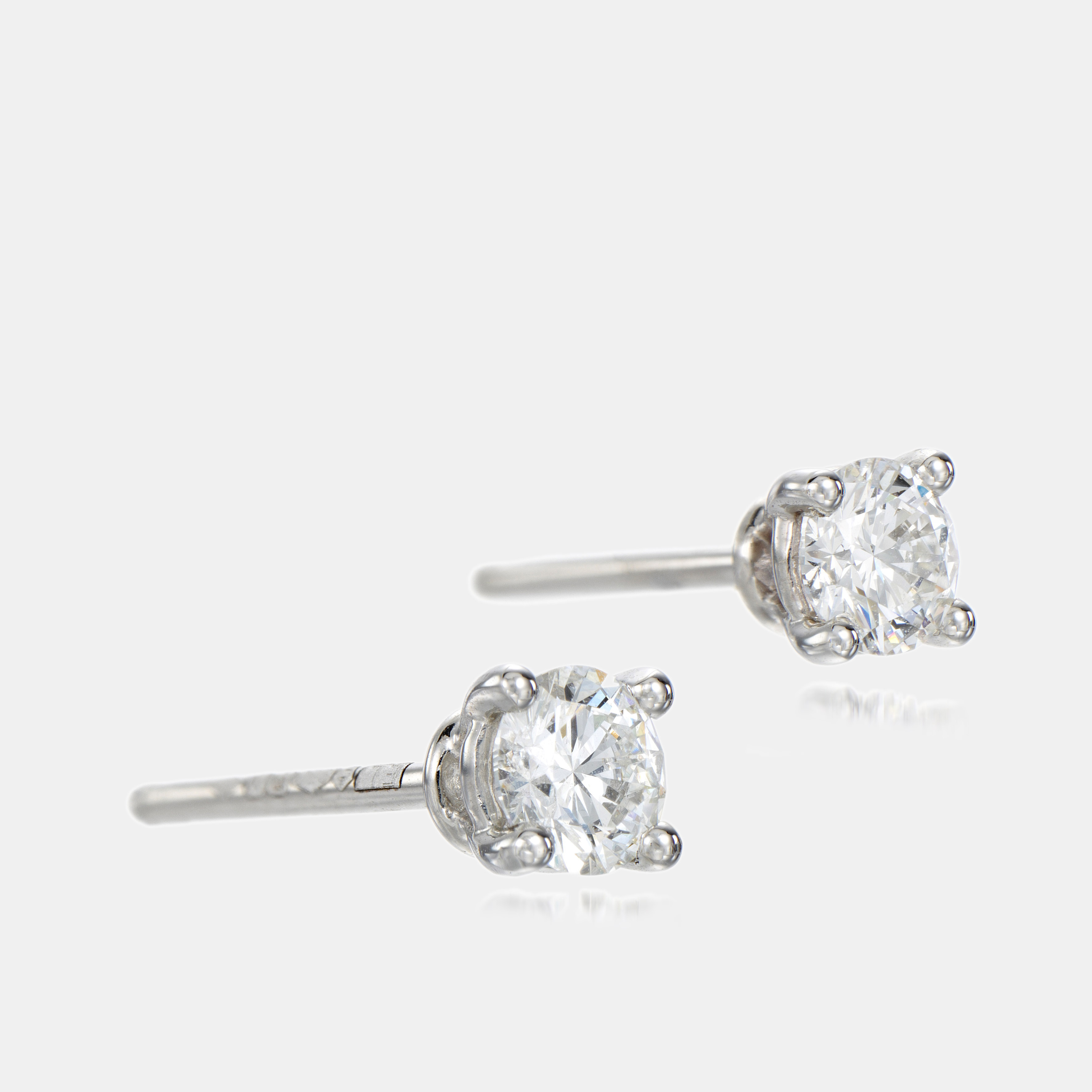 

18k White Gold Diamonds 0.66 ct. Stud Earrings