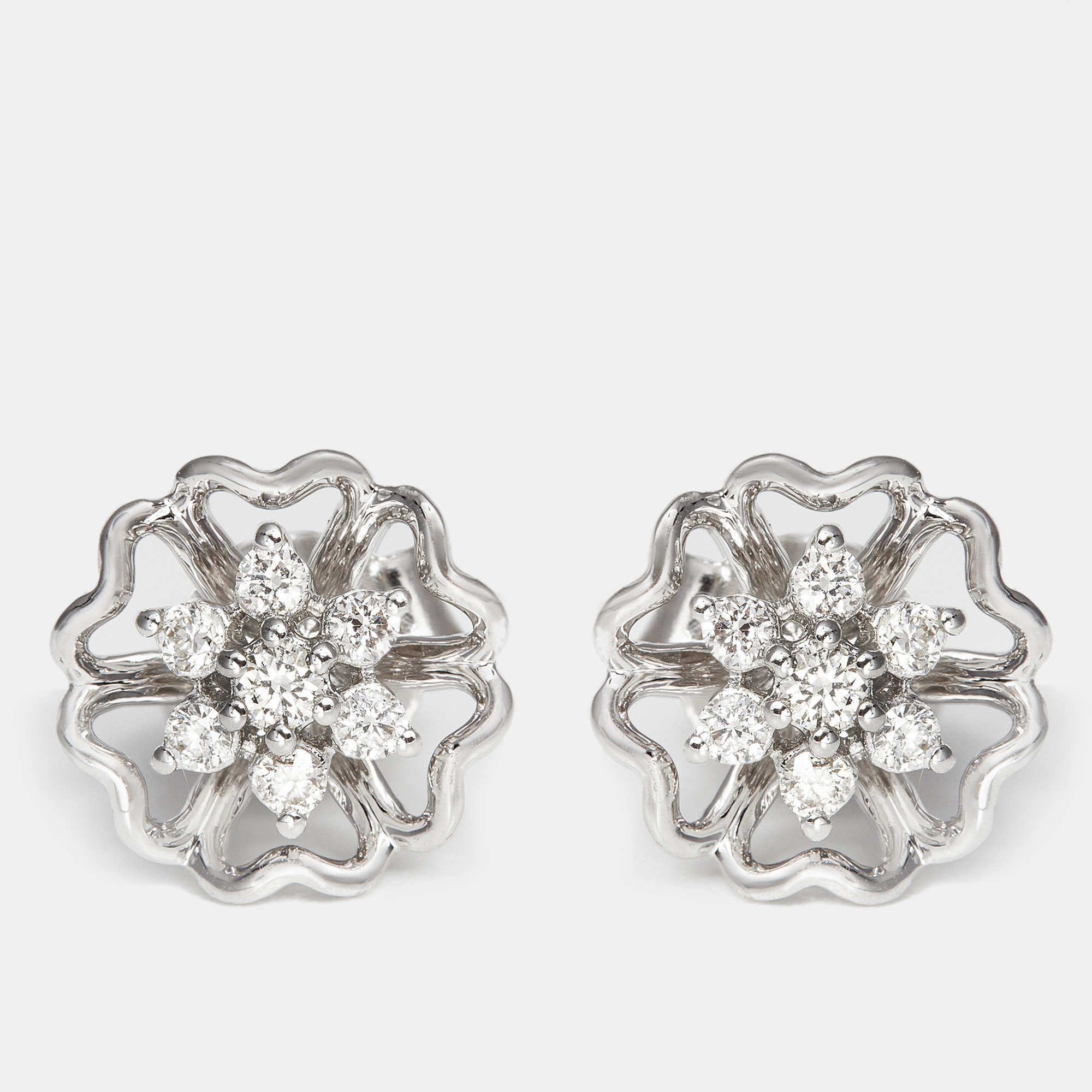 Pre Owned 18k White Gold Earring