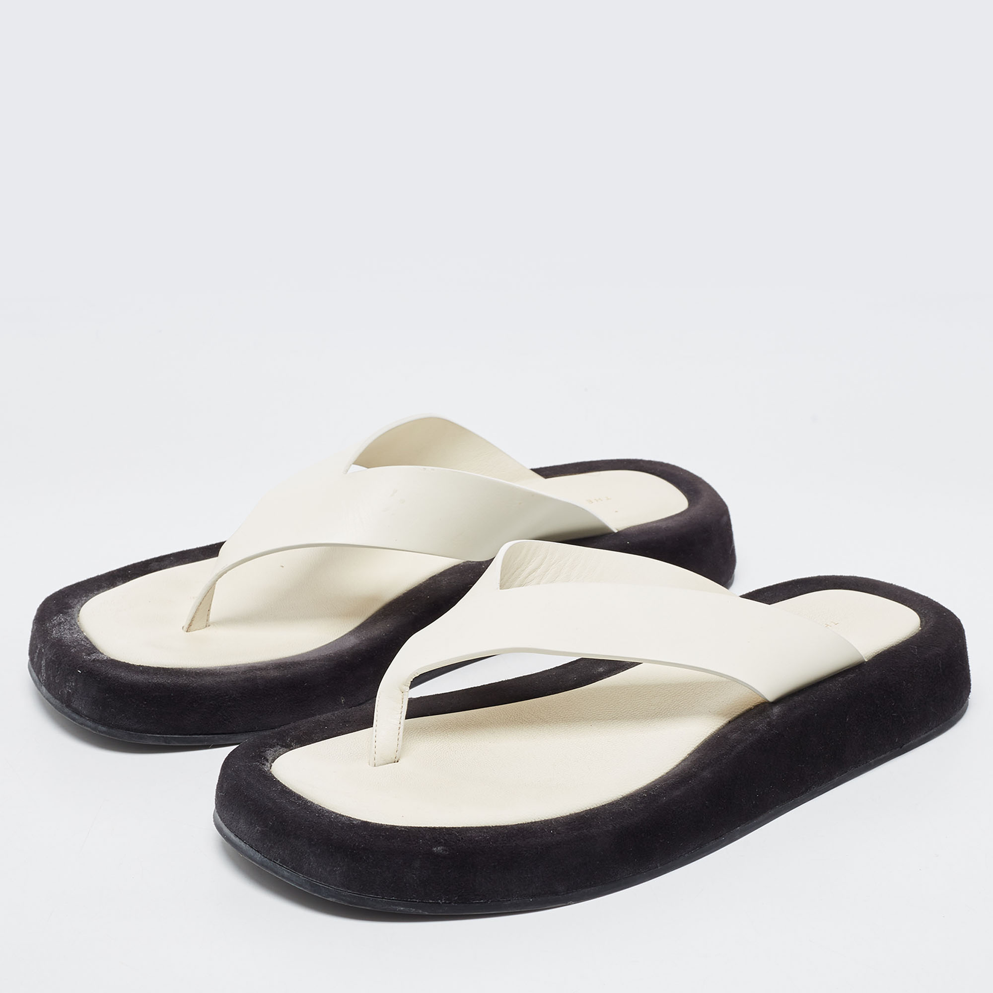 

The Row White /Black Leather and Suede Ginza Thong Flats Size