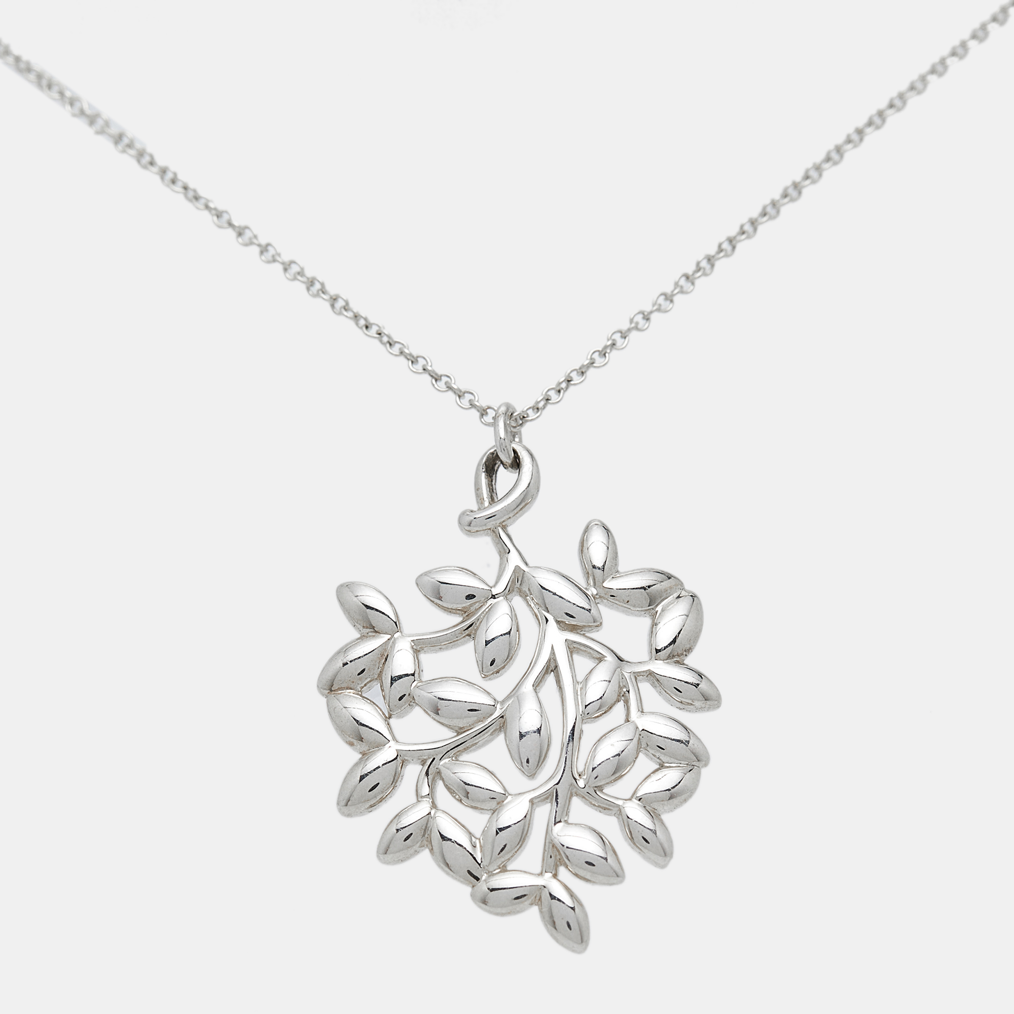 

Tiffany & Co. Paloma Picasso Olive Leaf Sterling Silver Pendant Necklace