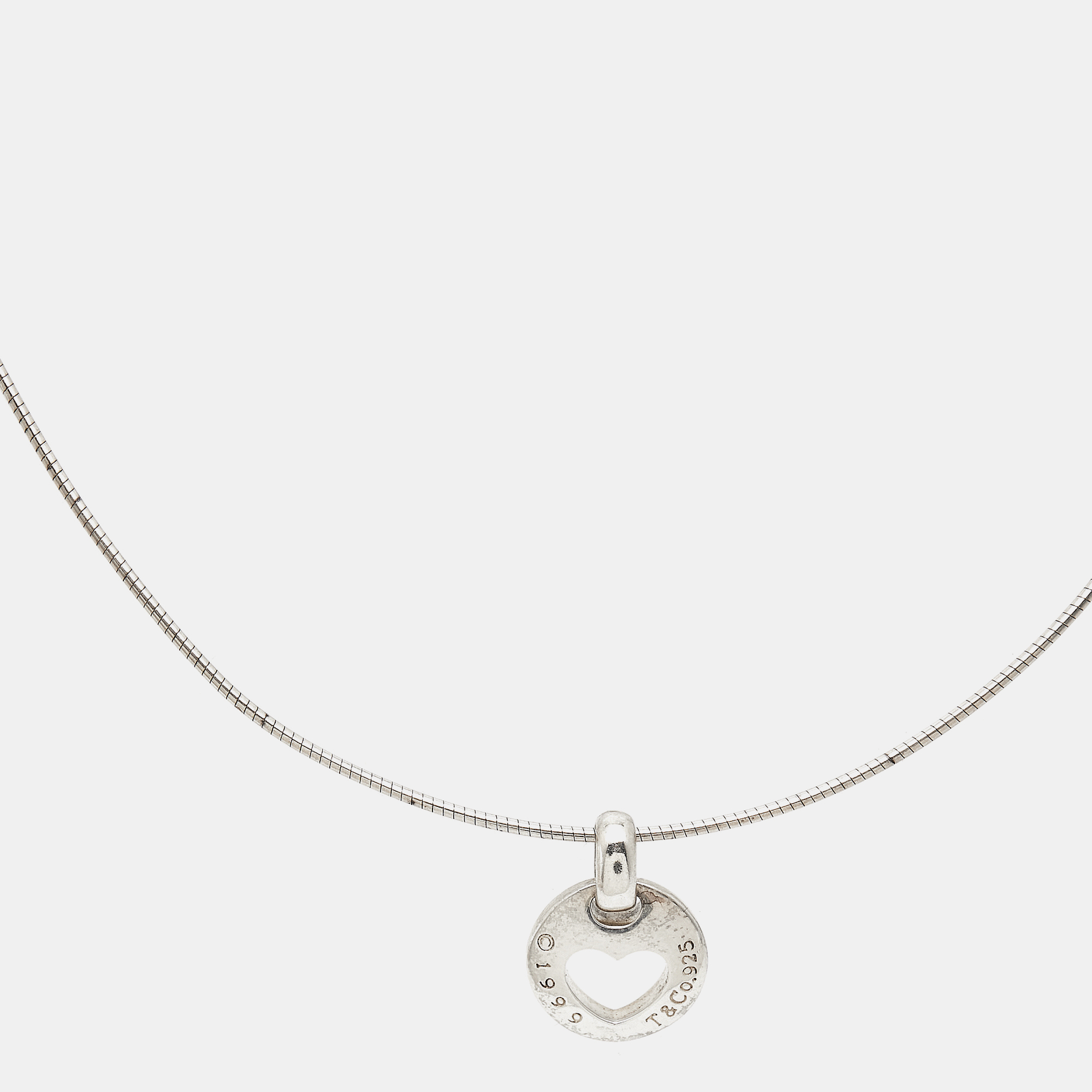 

Tiffany & Co. Round Heart Oval Link Sterling Silver Necklace