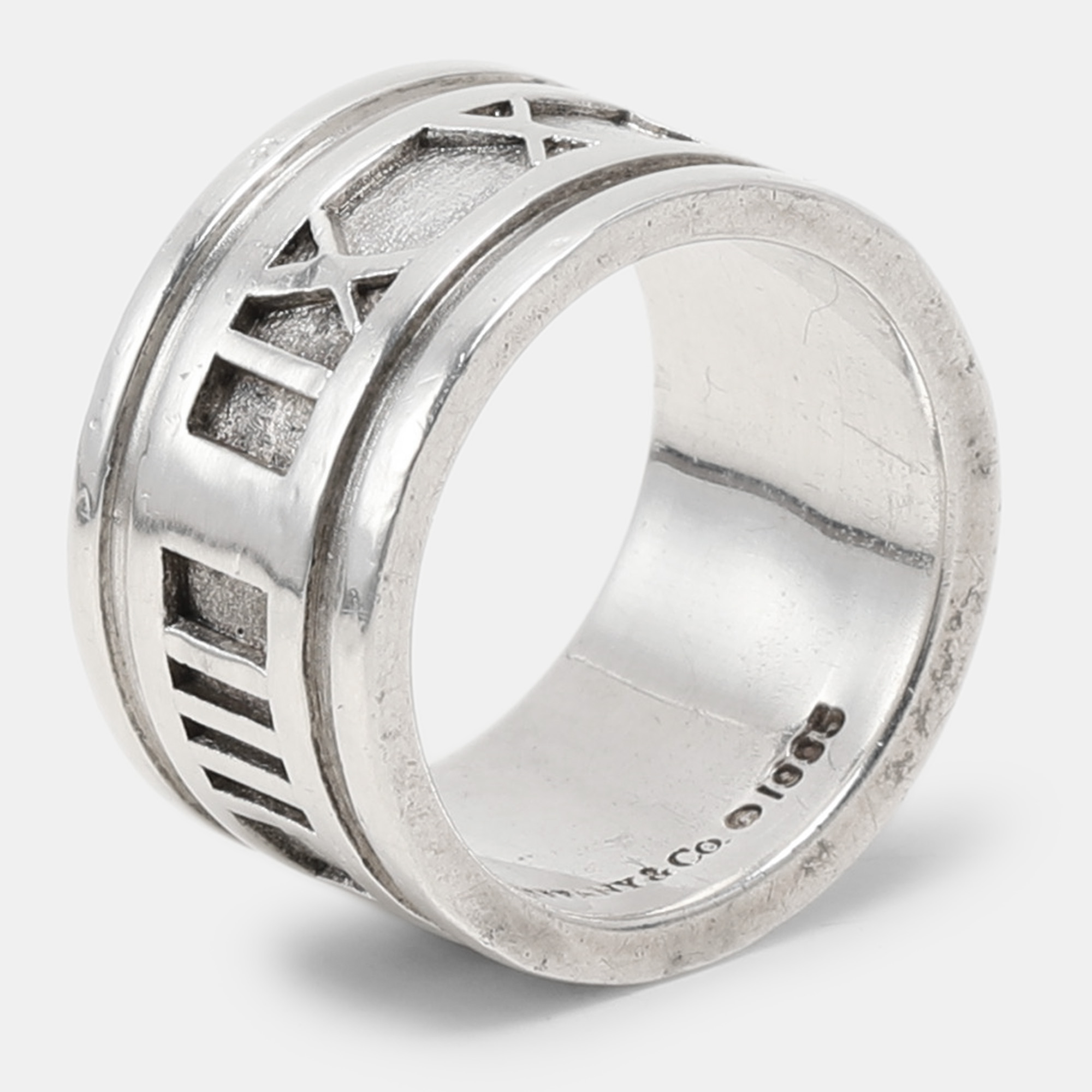 

Tiffany & Co. Atlas Silver Band Ring Size