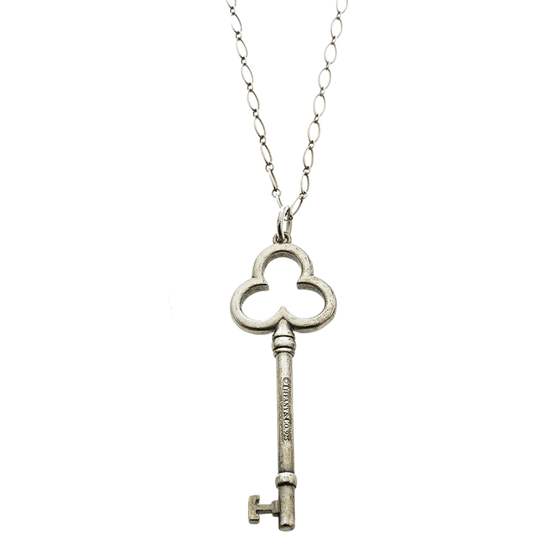 trefoil key pendant