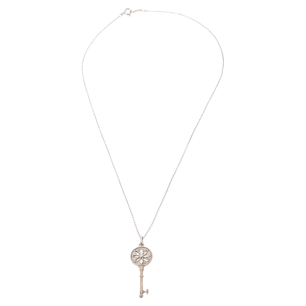 

Tiffany & Co. Sterling Silver Diamond Daisy Key Pendant Chain Necklace