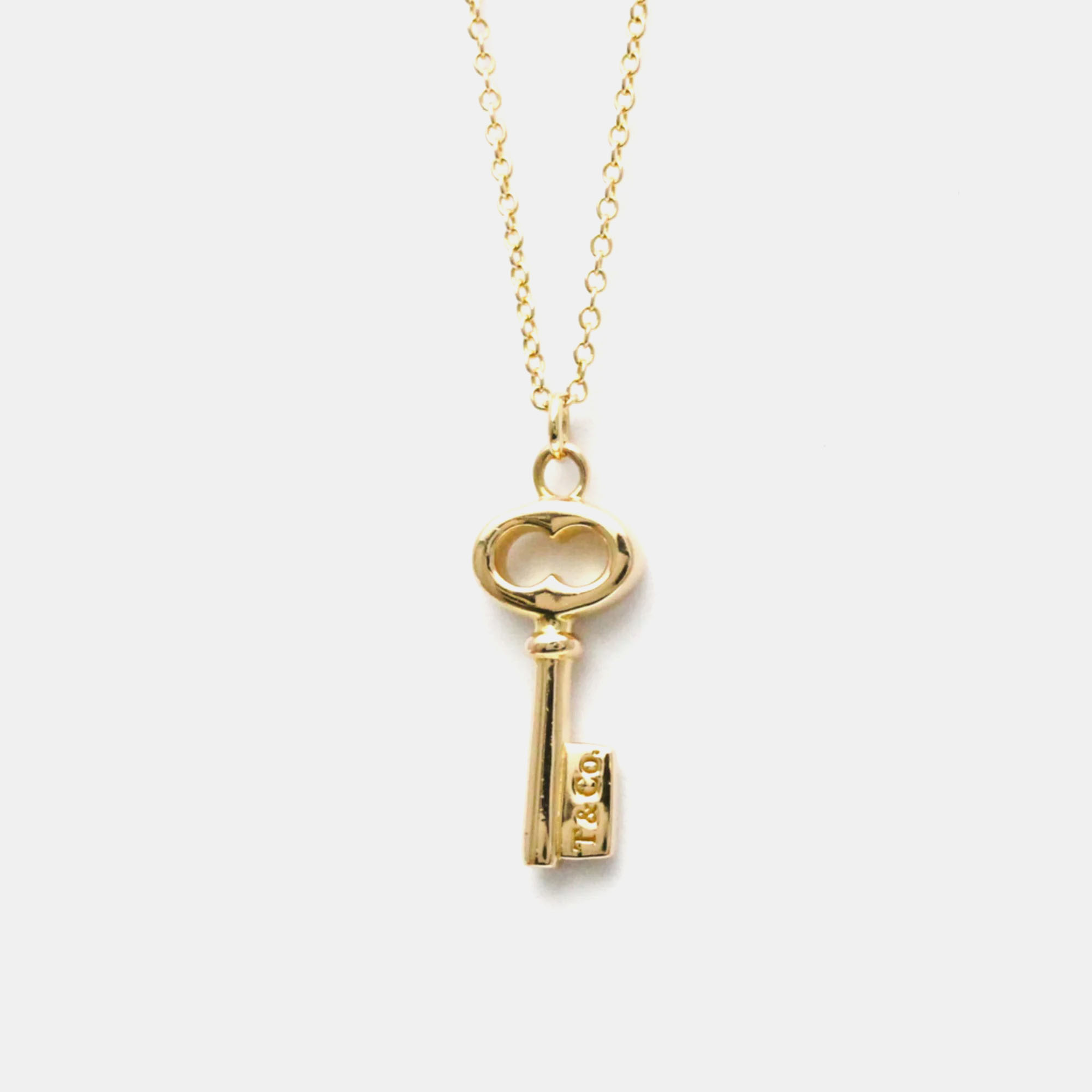 

Tiffany & Co. 18K Yellow Gold Oval Key Pendant Necklace