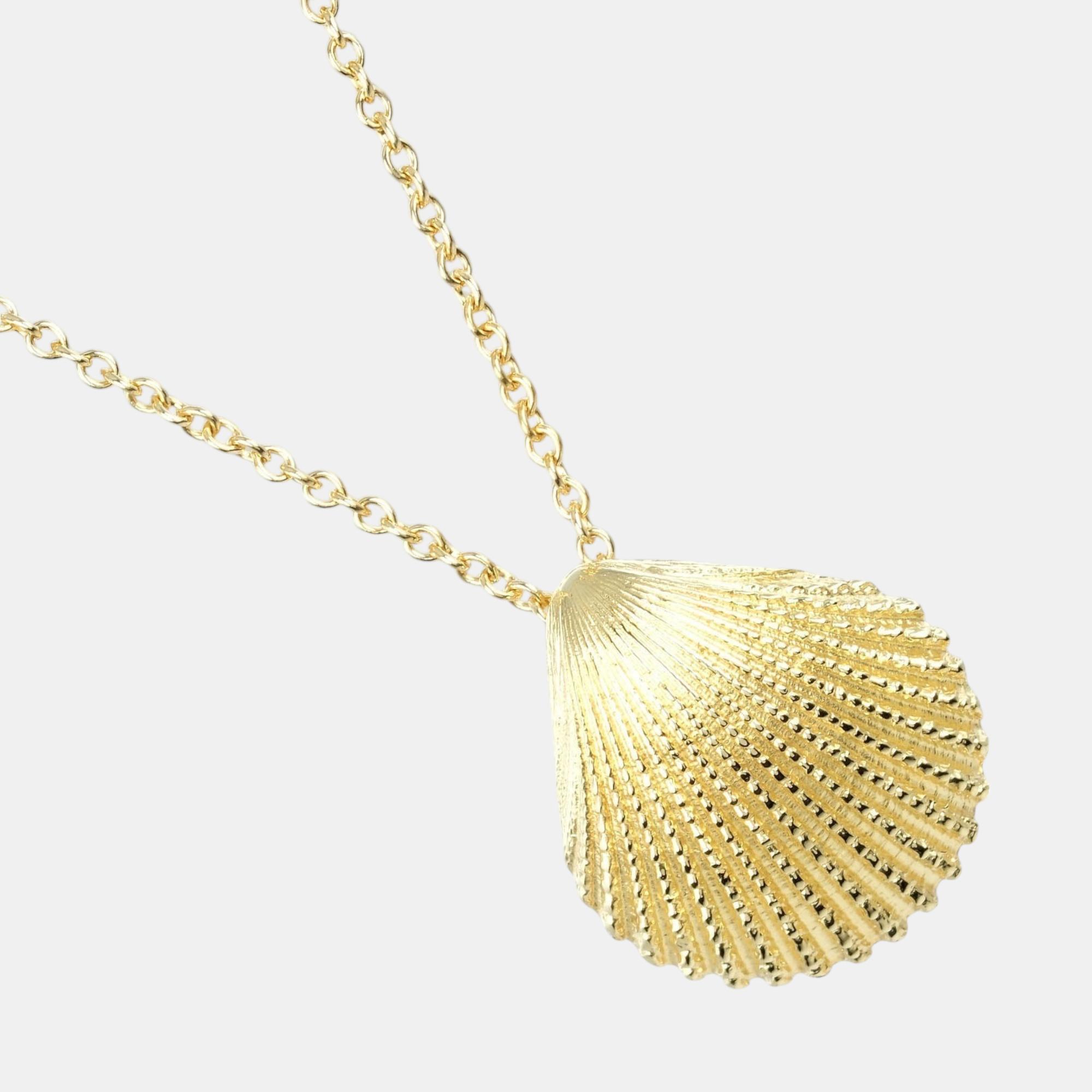 

Tiffany & Co. 18K Yellow Gold Shell Pendant Necklace