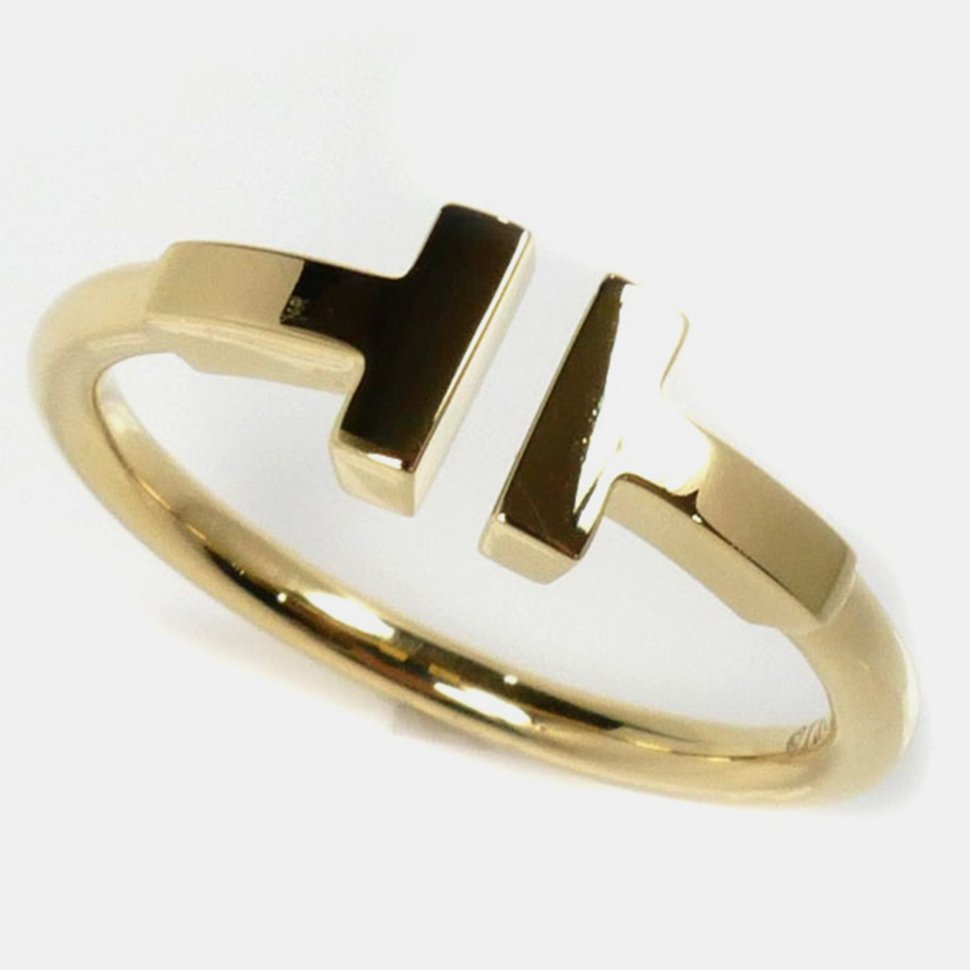 

Tiffany & Co. 18K Yellow Gold T Band Ring EU 50