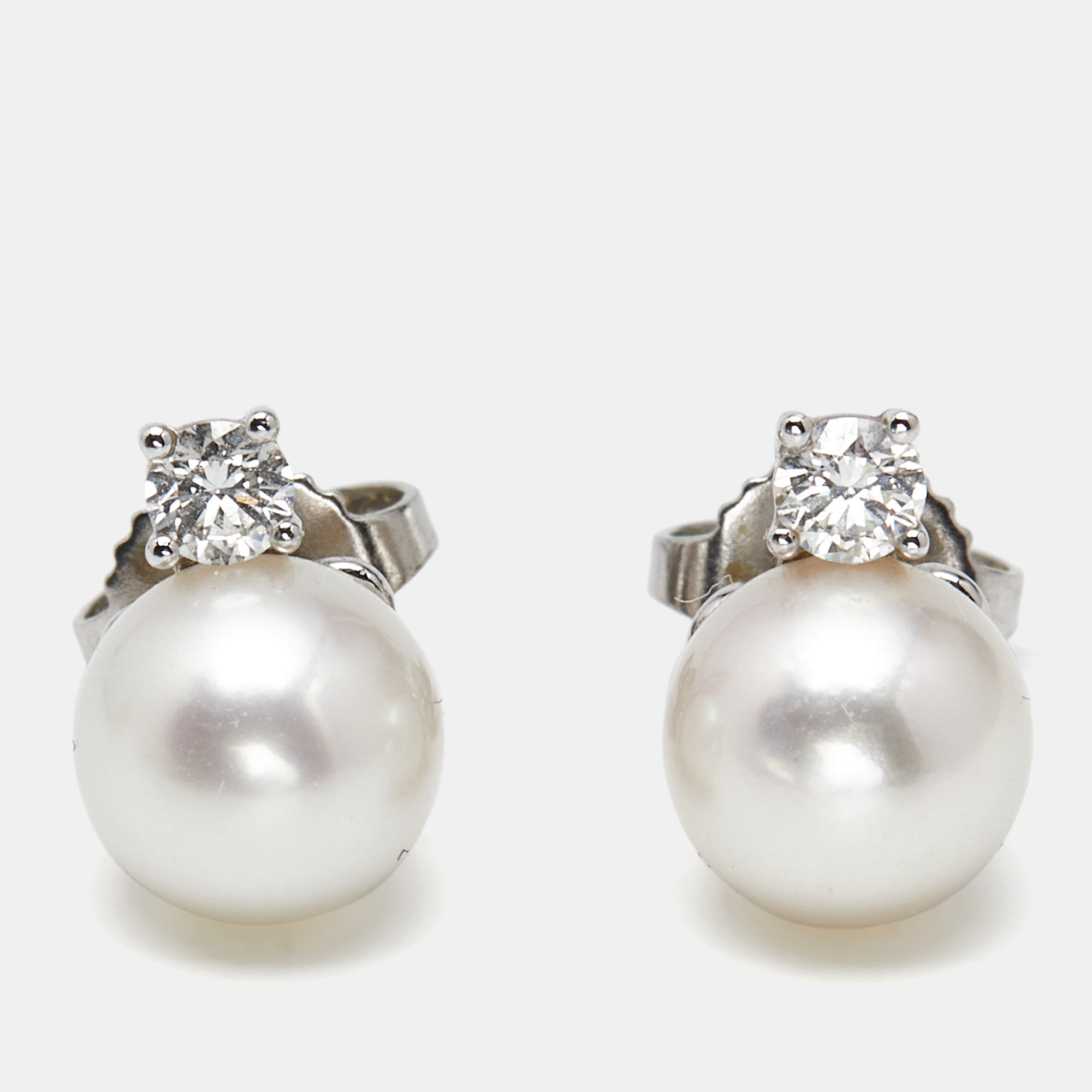 

Tiffany & Co. Signature Cultured Pearls Diamonds 18k White Gold Earring