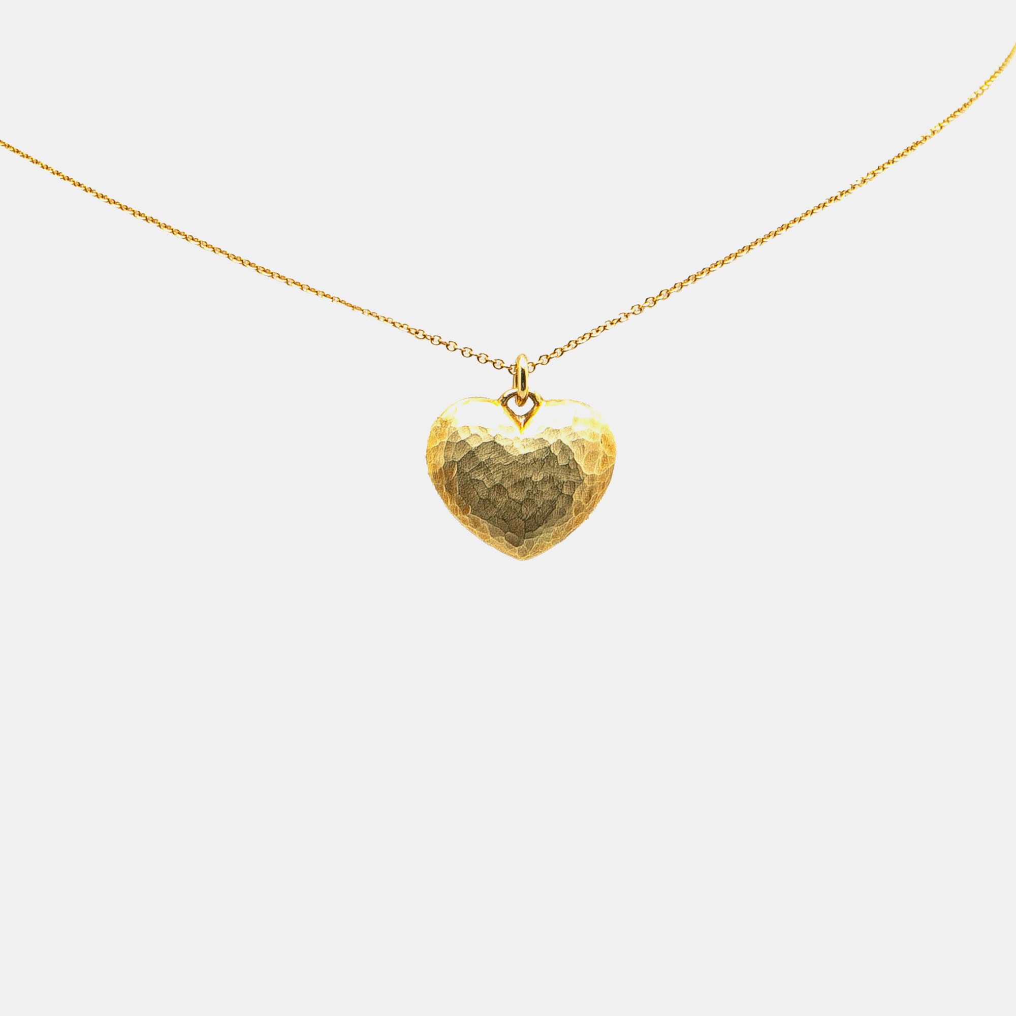

Tiffany & Co.Paloma Picasso 18K Yellow Gold Hammered Heart Pendant Necklace