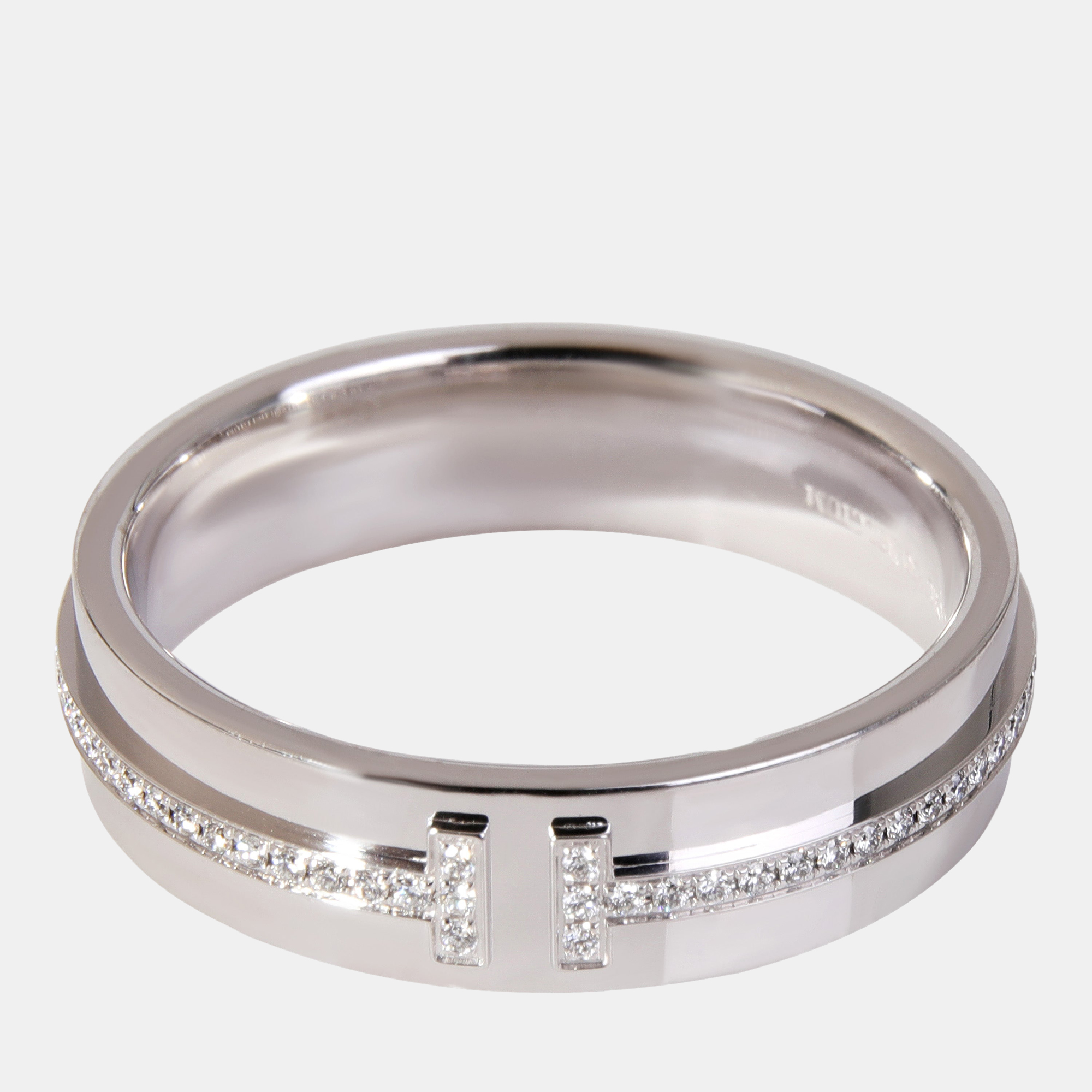 

Tiffany & Co. T Diamond Ring in 18k White Gold 0.12 CTW Ring Size US 9