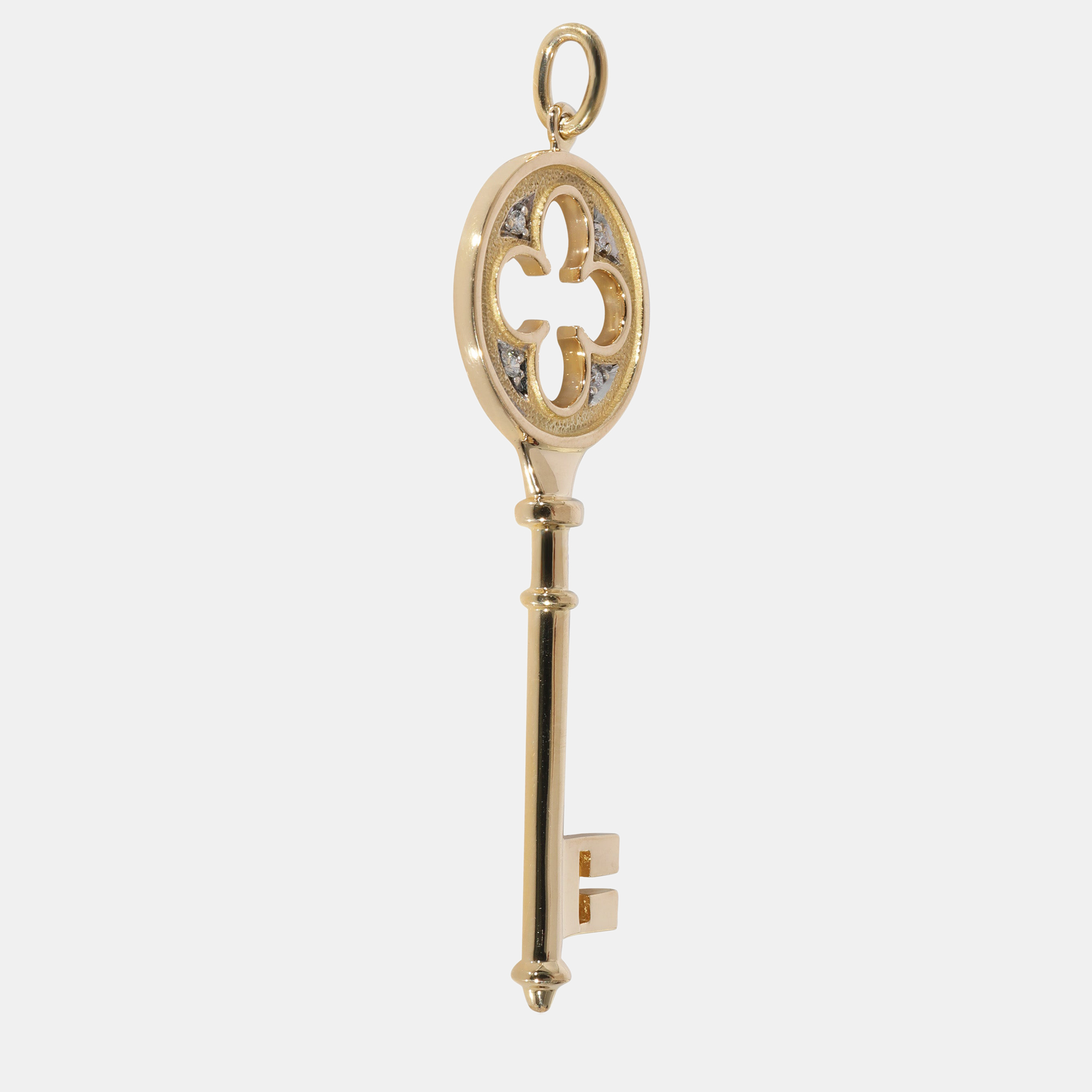 

Tiffany & Co. Clover Key Pendant in 18K Yellow Gold 0.04 CTW