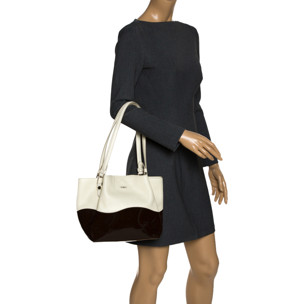 

Tod's Cream/Brown Leather Flower Tote