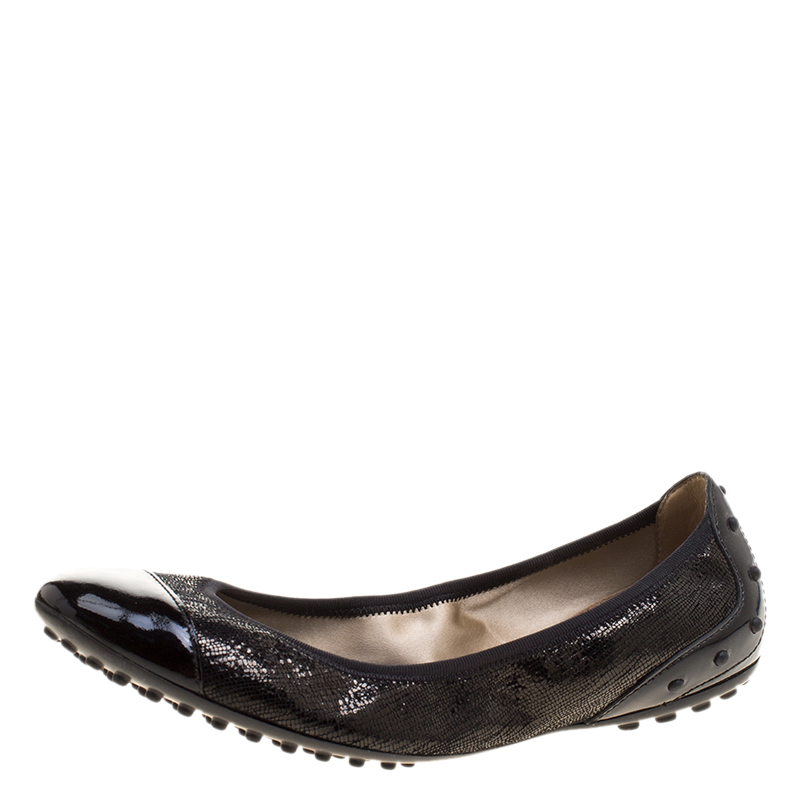 Tod's Black Textured Leather Scrunch Ballet Flats Size 37