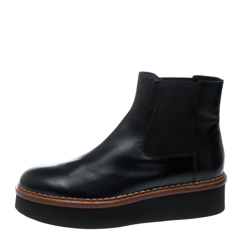 

Tod's Black Leather Platform Ankle Boots Size