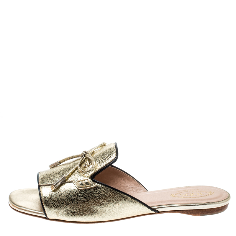 

Tod's Limited Edition Metallic Gold Foil Textured Leather Crystal Embellished Bow Detail Flat Slides Size