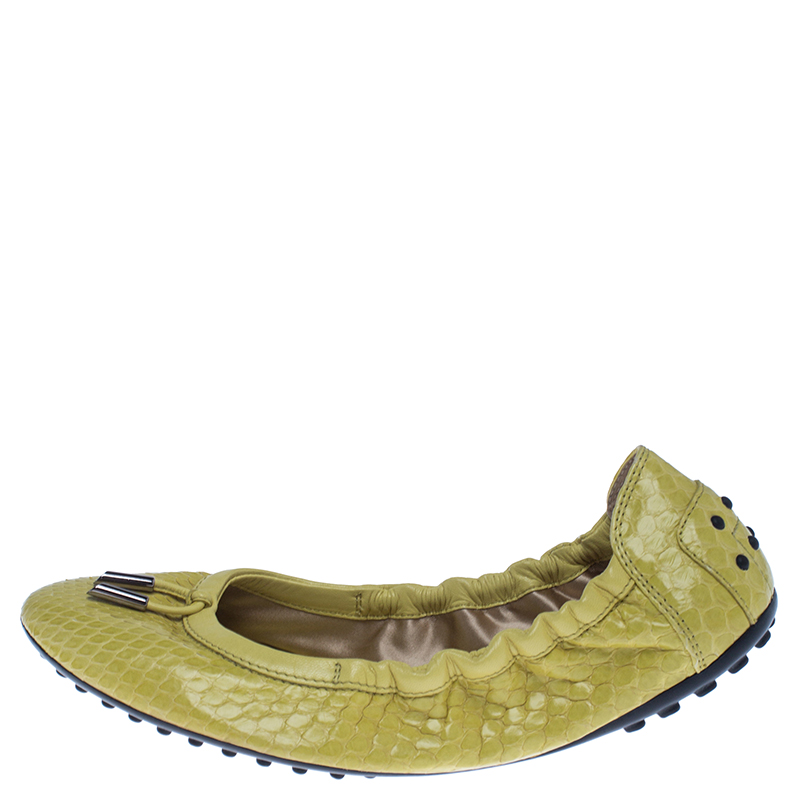 

Tod's Yellow Python Leather Scrunch Ballet Flats Size