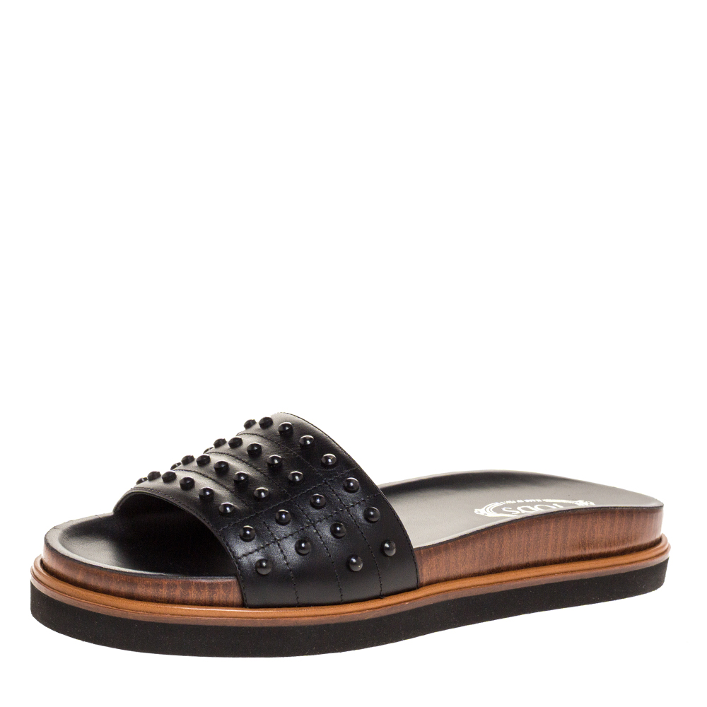 Pre Owned حذاء سلايد تودز جلد أسود مرصع مقاس 37