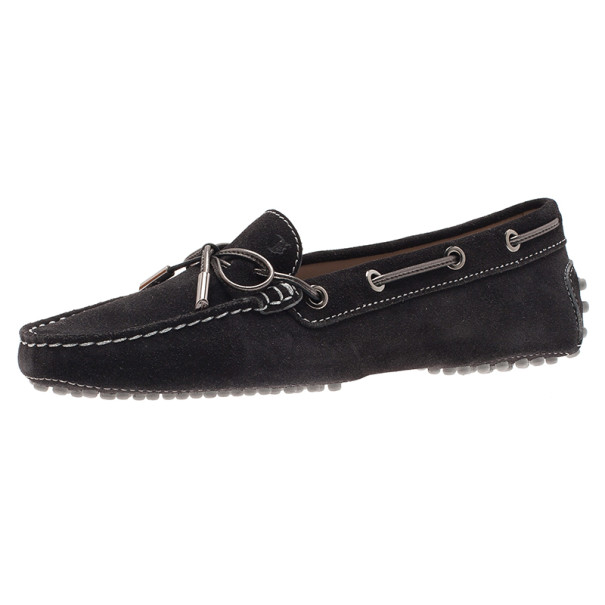 مملوكة مسبقًا Tod's Black Suede Bow Loafers Size 37