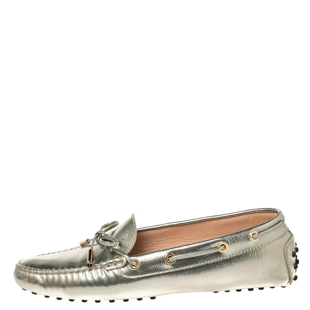 

Tod's Gold Patent Leather Bow Loafers Size