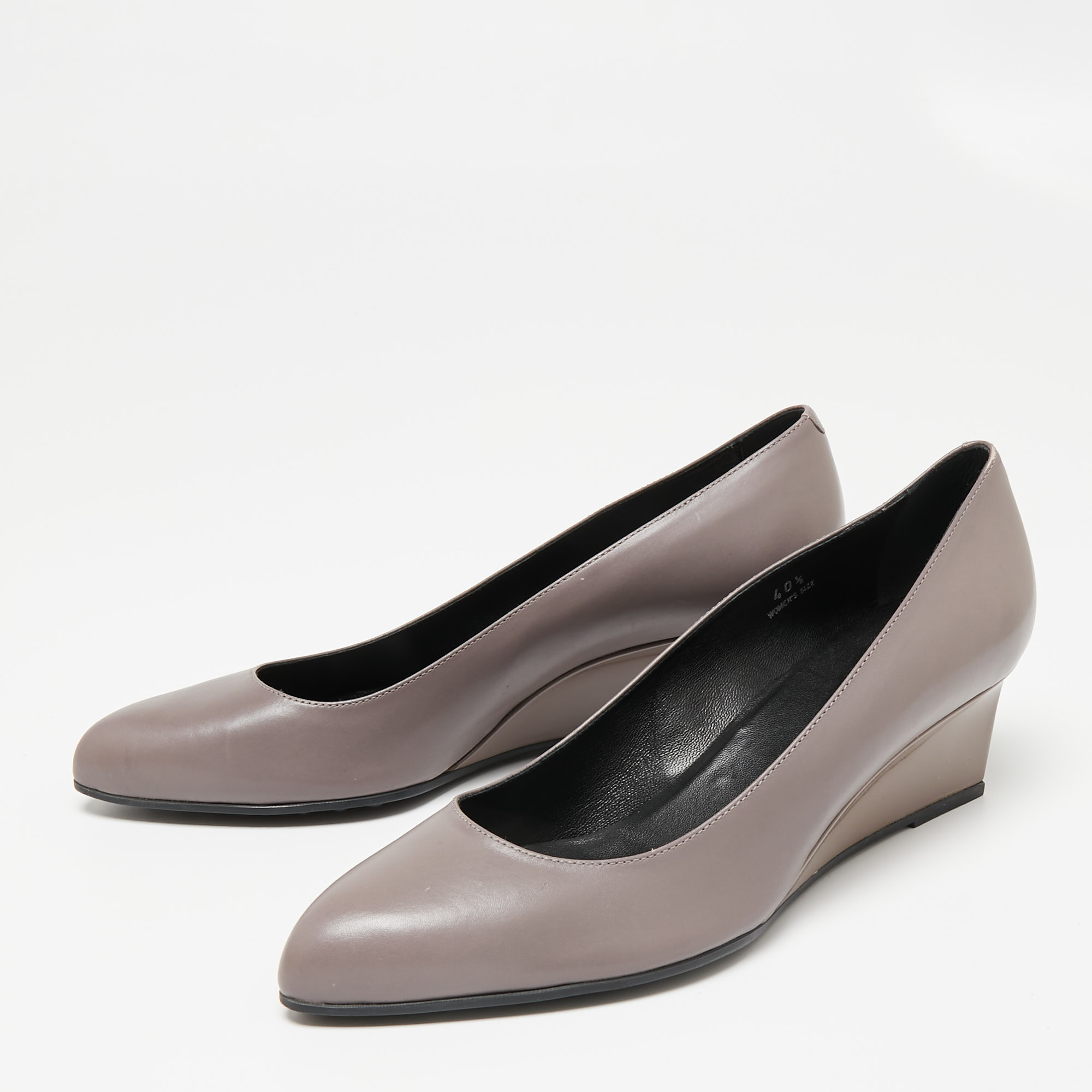 

Tod's Grey Leather Wedge Pumps Size