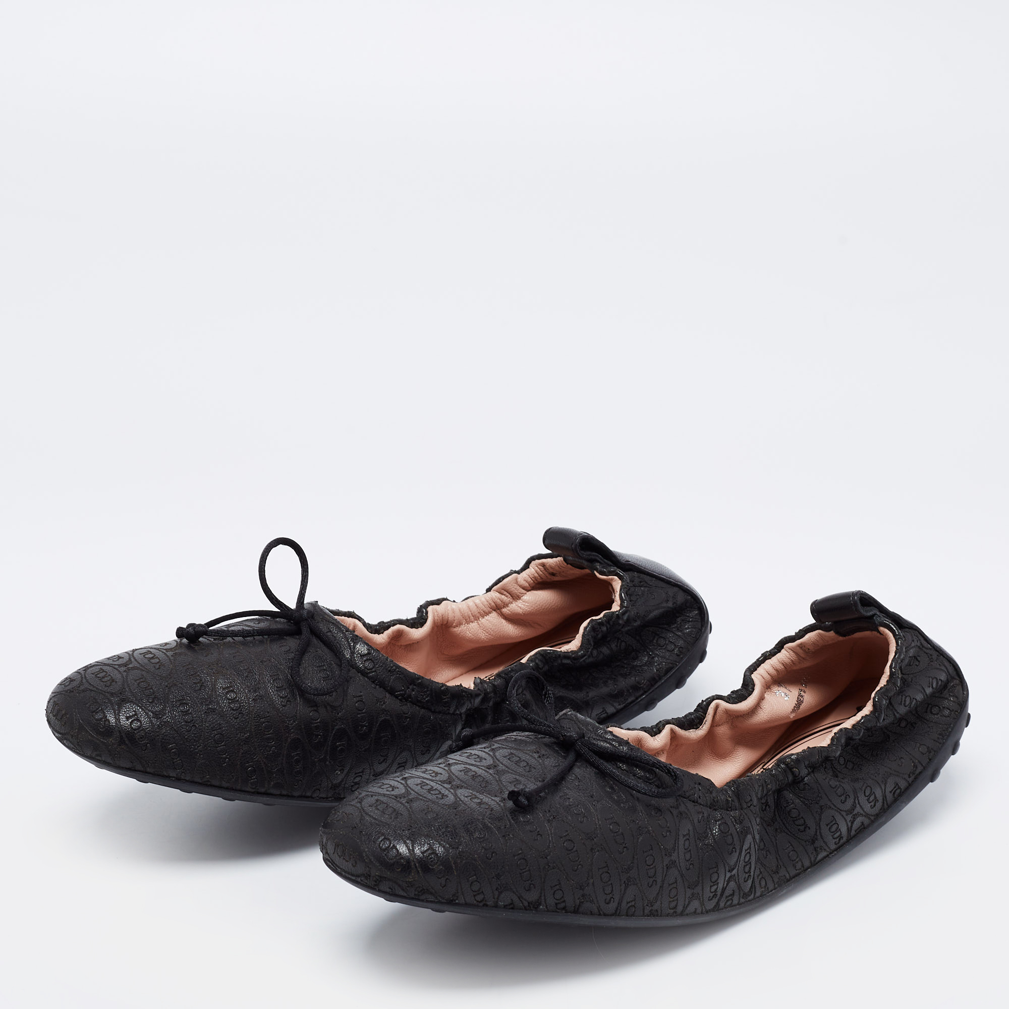 

Tod's Black Leather Scrunch Ballet Flats Size