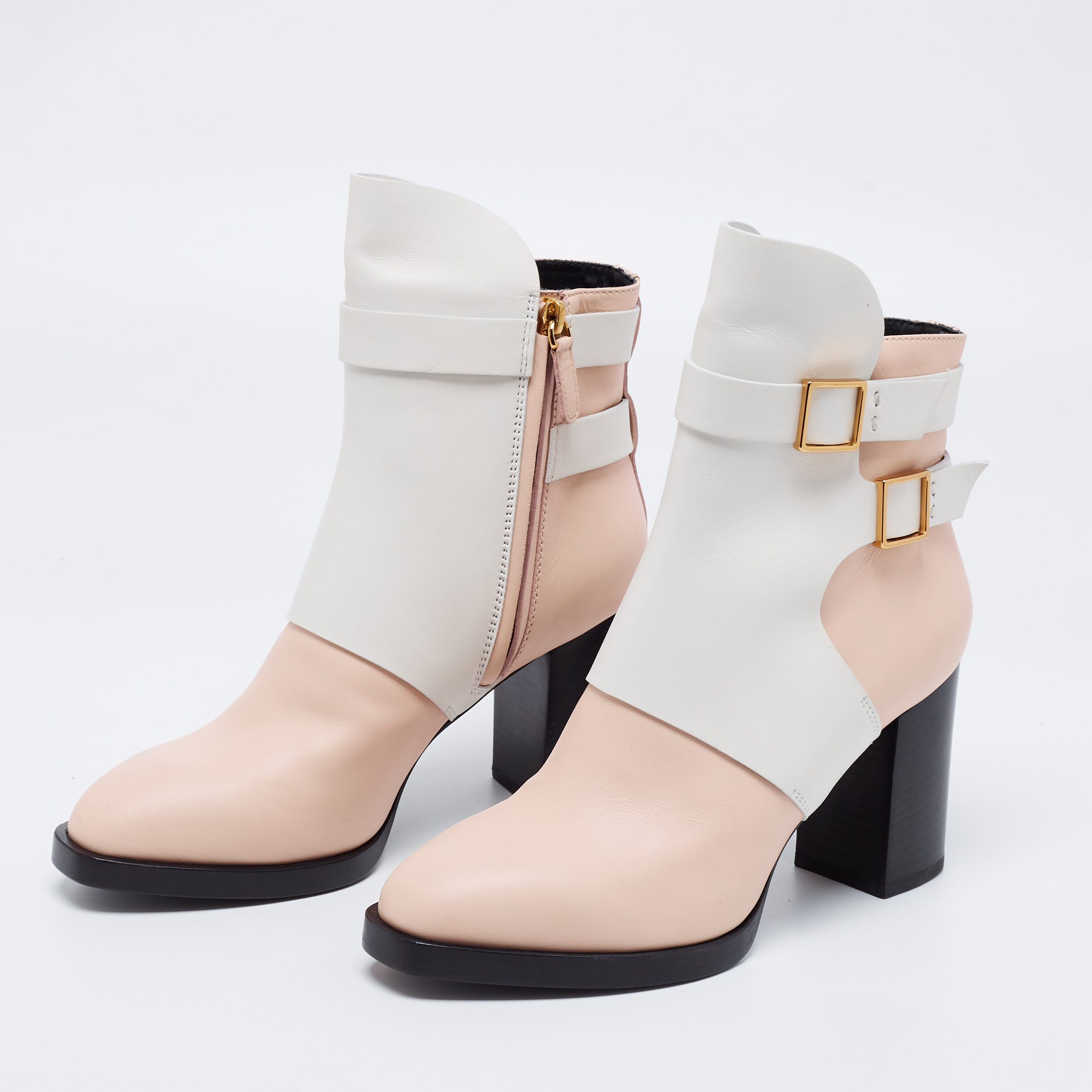 

Tod's White/Peach Leather Buckle Ankle Boots Size