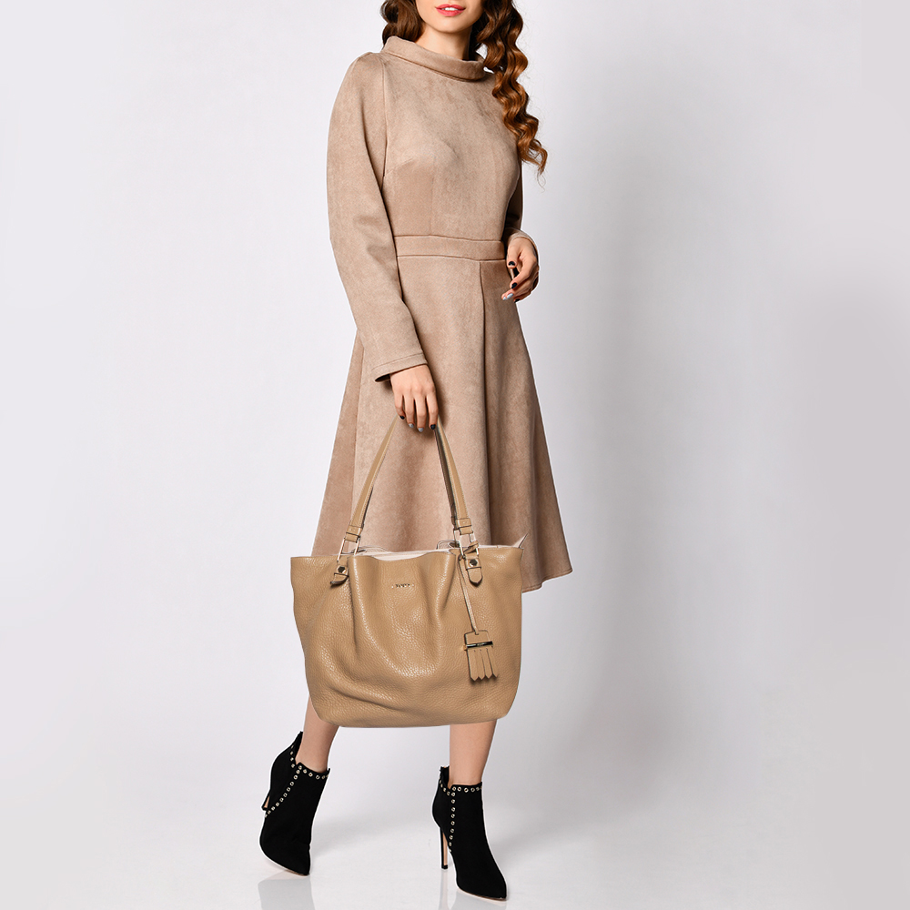 

Tod's Beige Leather Medium Flower Tote