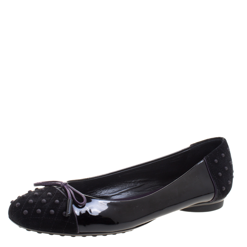 Pre Owned حذاء فلات باليه تودز ديو جلد لامع وسويدي مبطن لونين مقاس 39