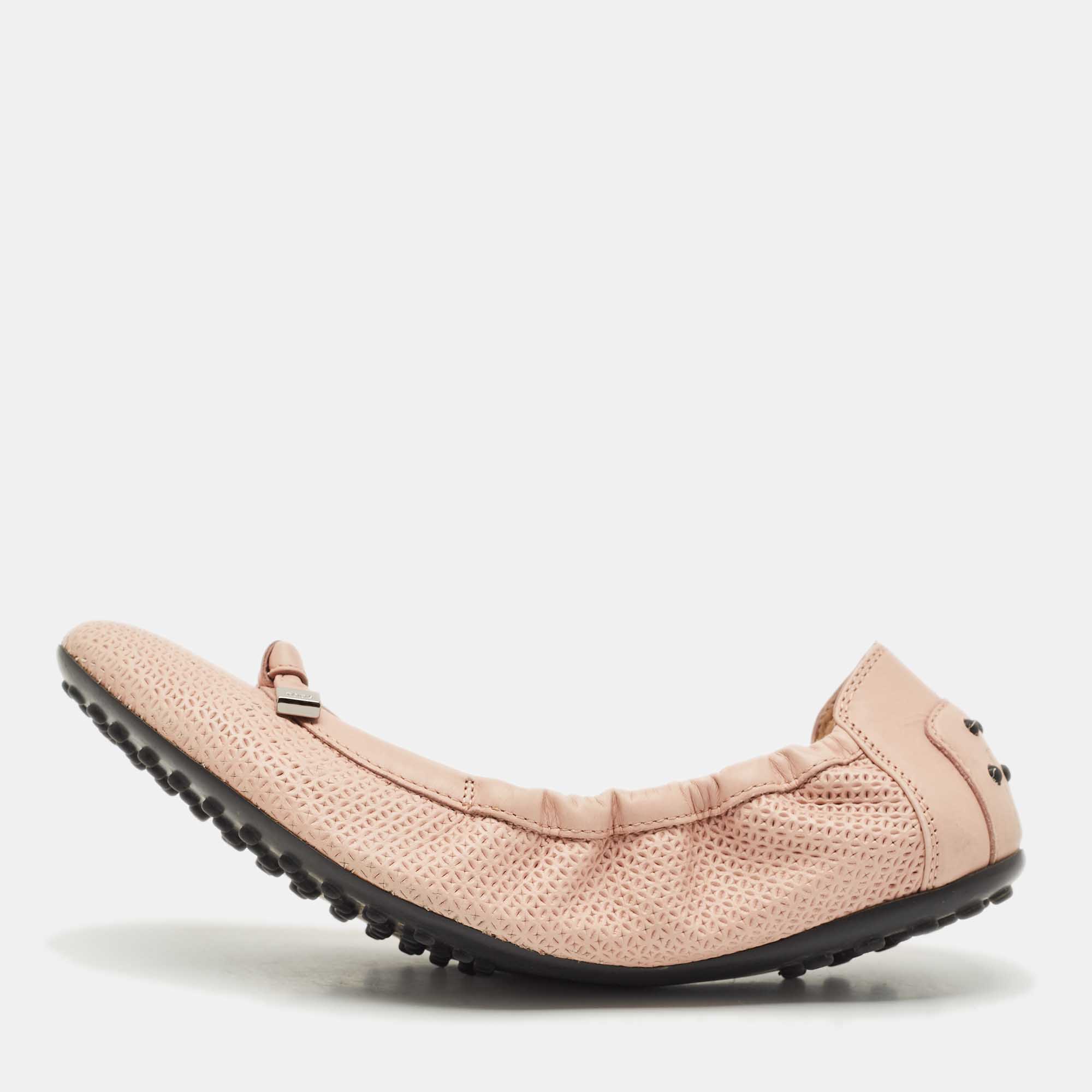 

Tod's Light Pink Leather Bow Scrunch Ballet Flats Size