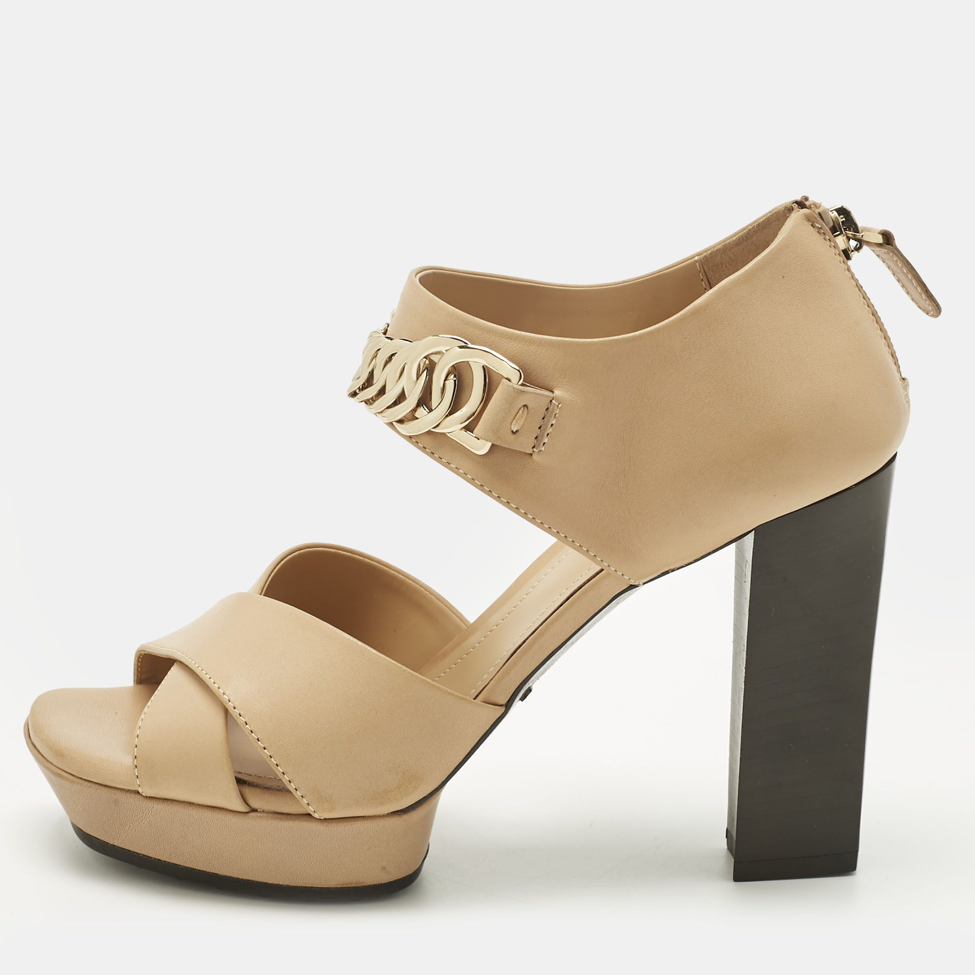 

Tod's Beige Leather Chainlink Sandals Size