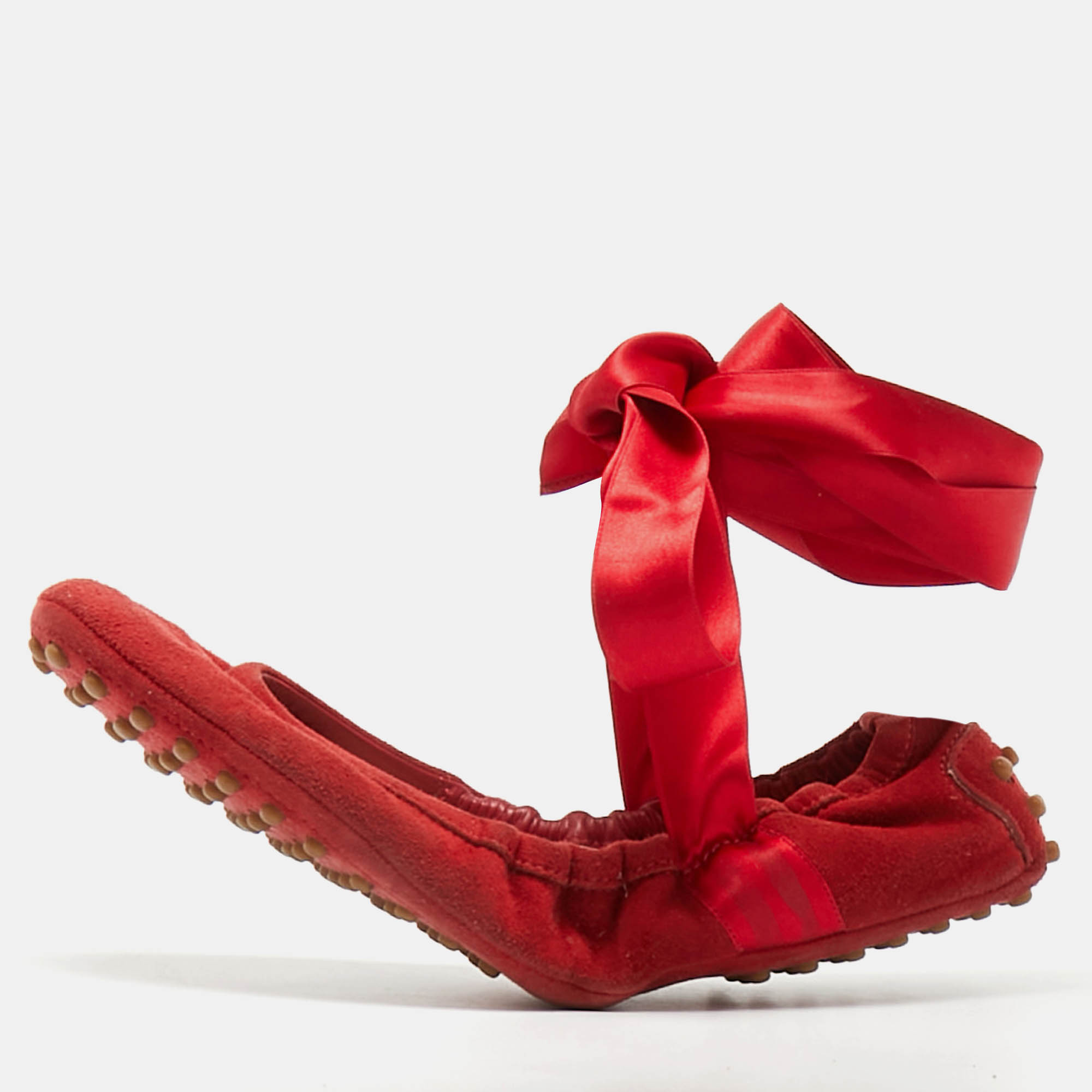 

Tod's Cherry Size  Red Suede Ankle Wrap Scrunch Ballet Flats