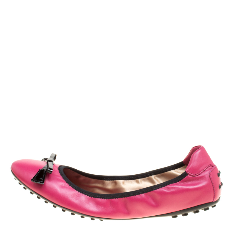 

Tod's Pink Leather Scrunch Ballet Flats Size