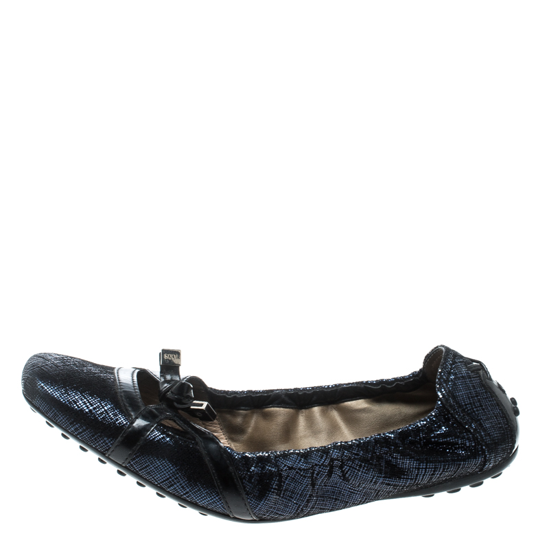 

Tod's Metallic Blue Suede and Black Leather Bow Detail Scrunch Ballet Flats Size